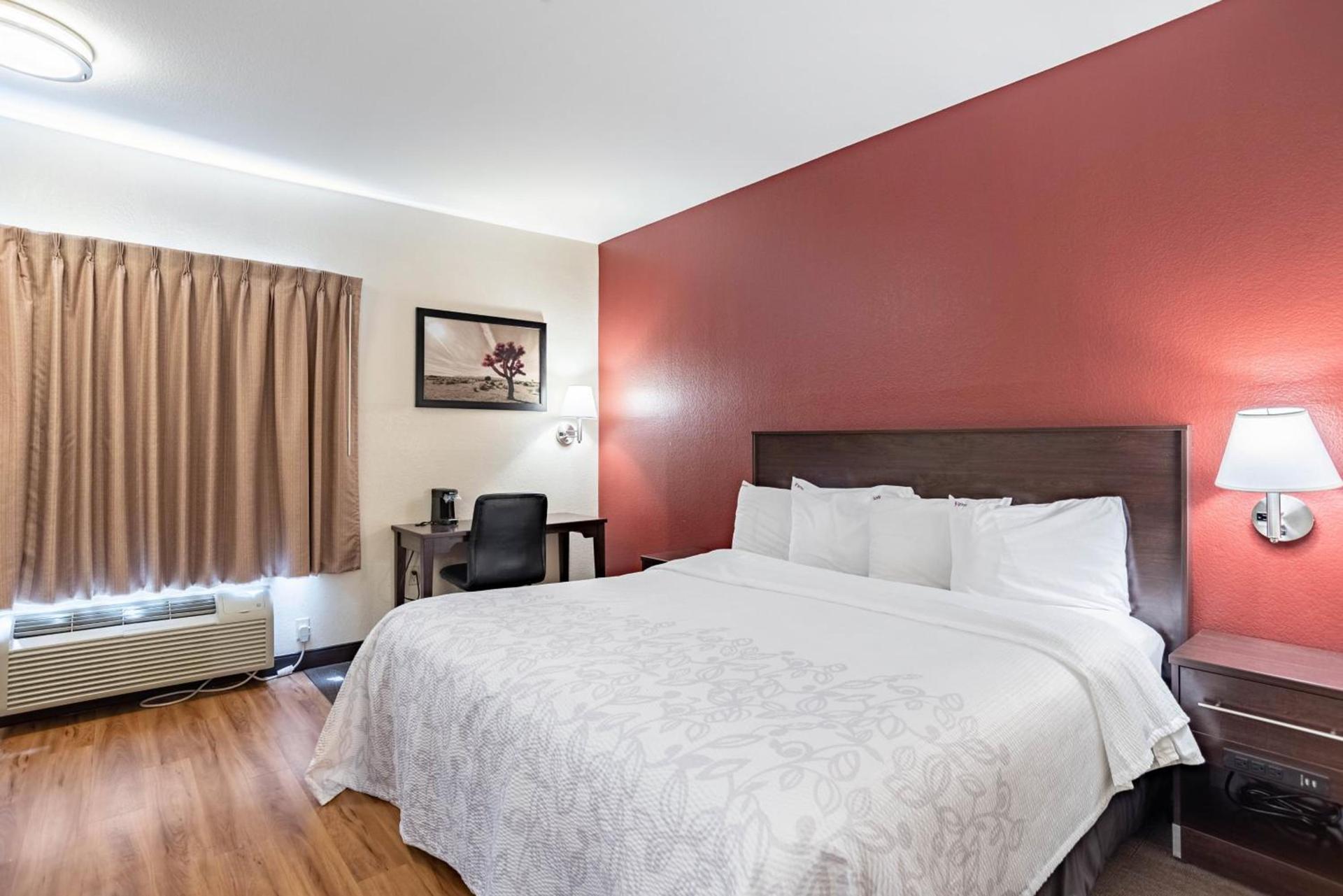 Red Roof Inn PLUS + Phoenix West photo 28