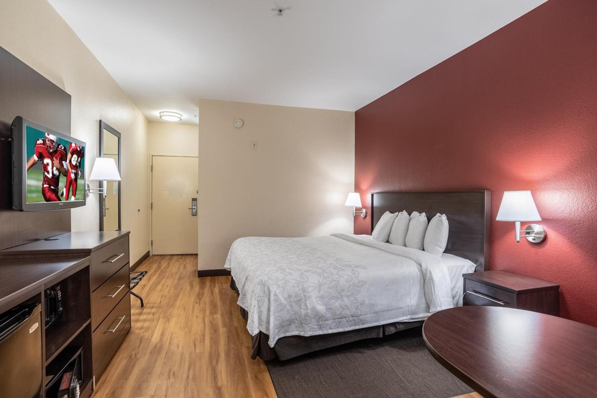 Red Roof Inn PLUS + Phoenix West photo 23