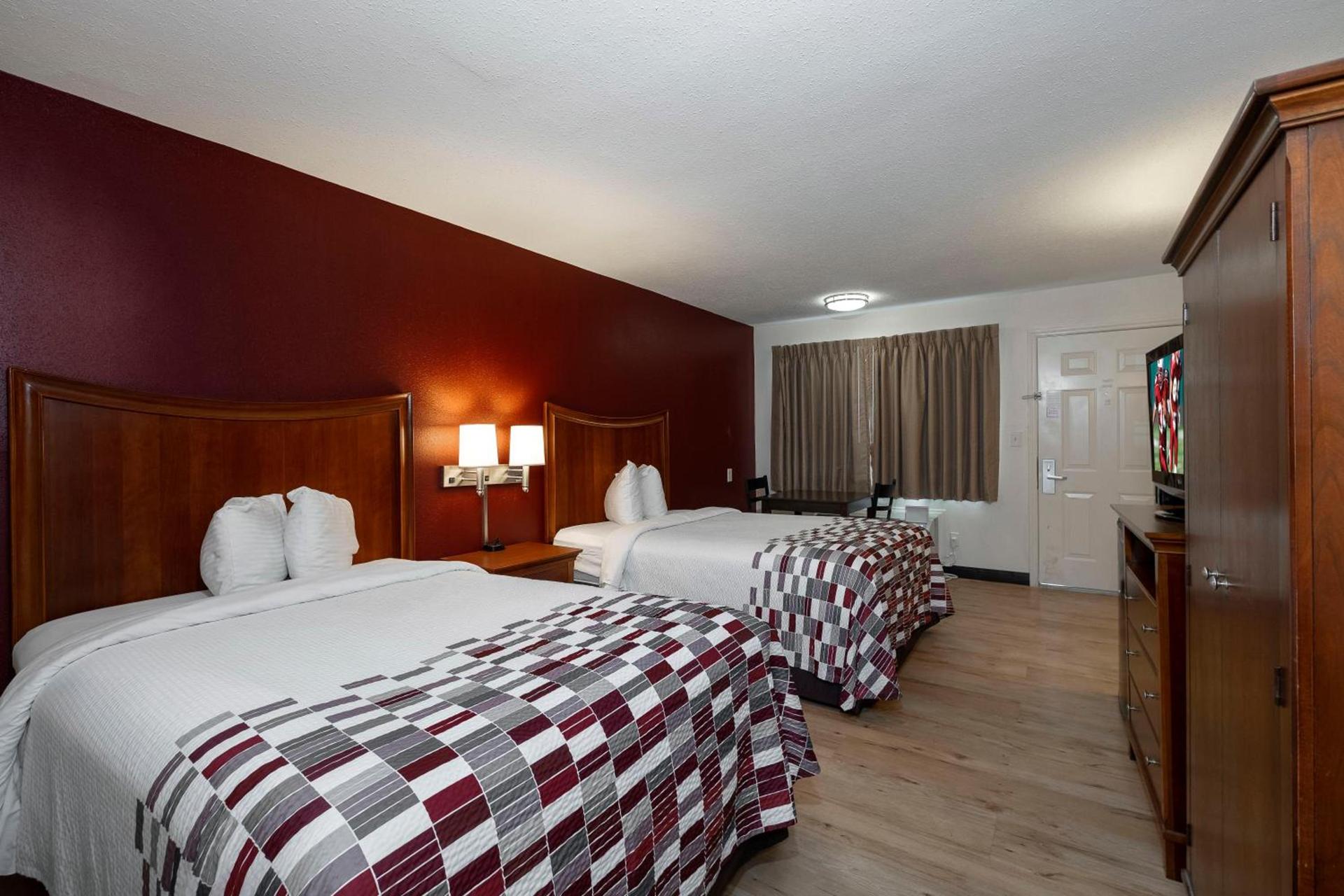 Red Roof Inn Dothan photo 21