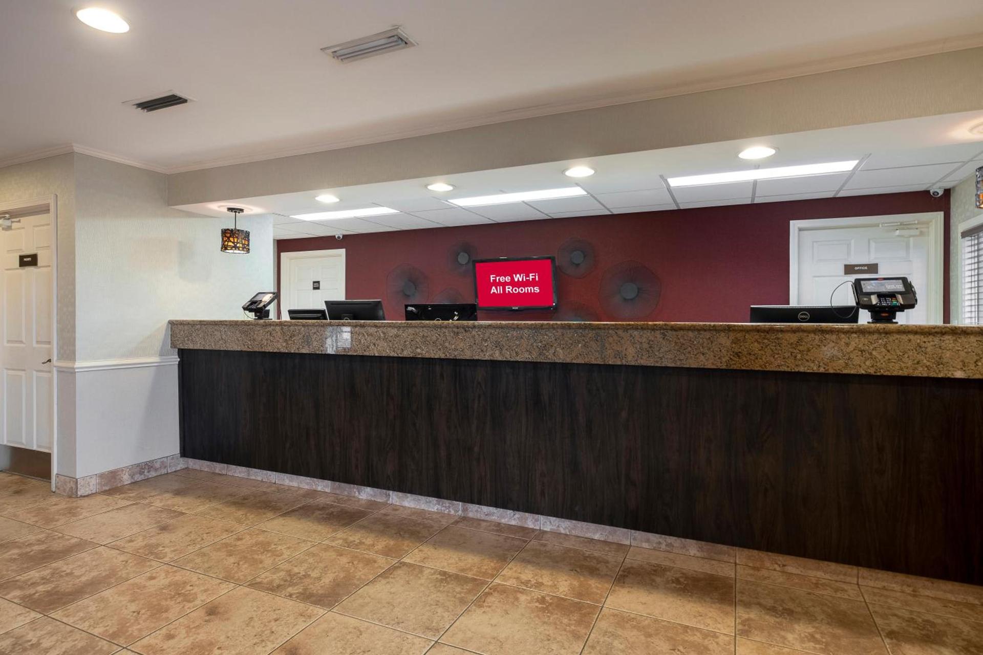 Red Roof Inn Dothan photo 7