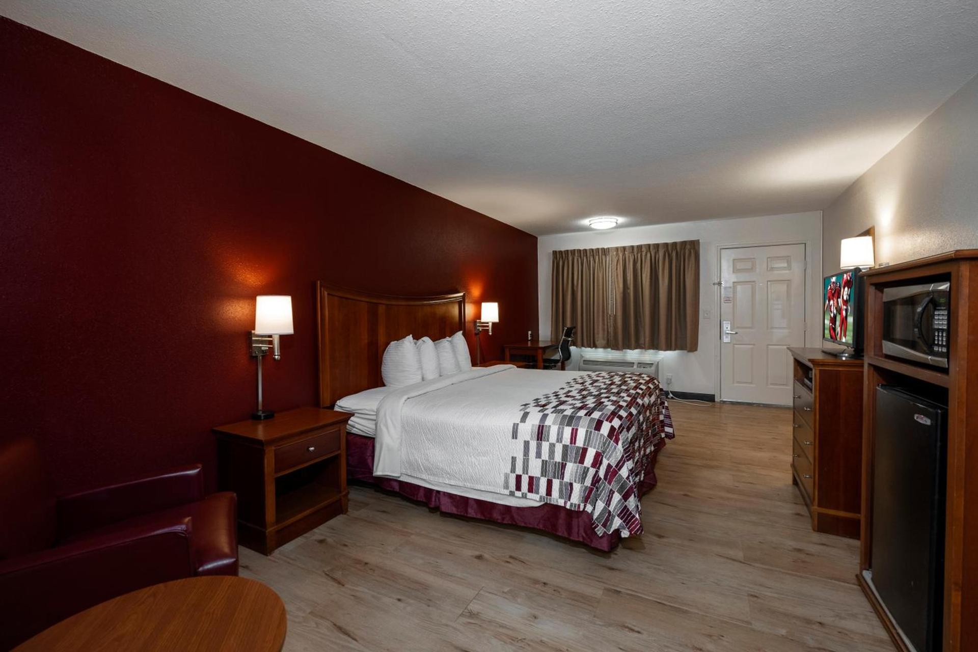 Red Roof Inn Dothan photo 18