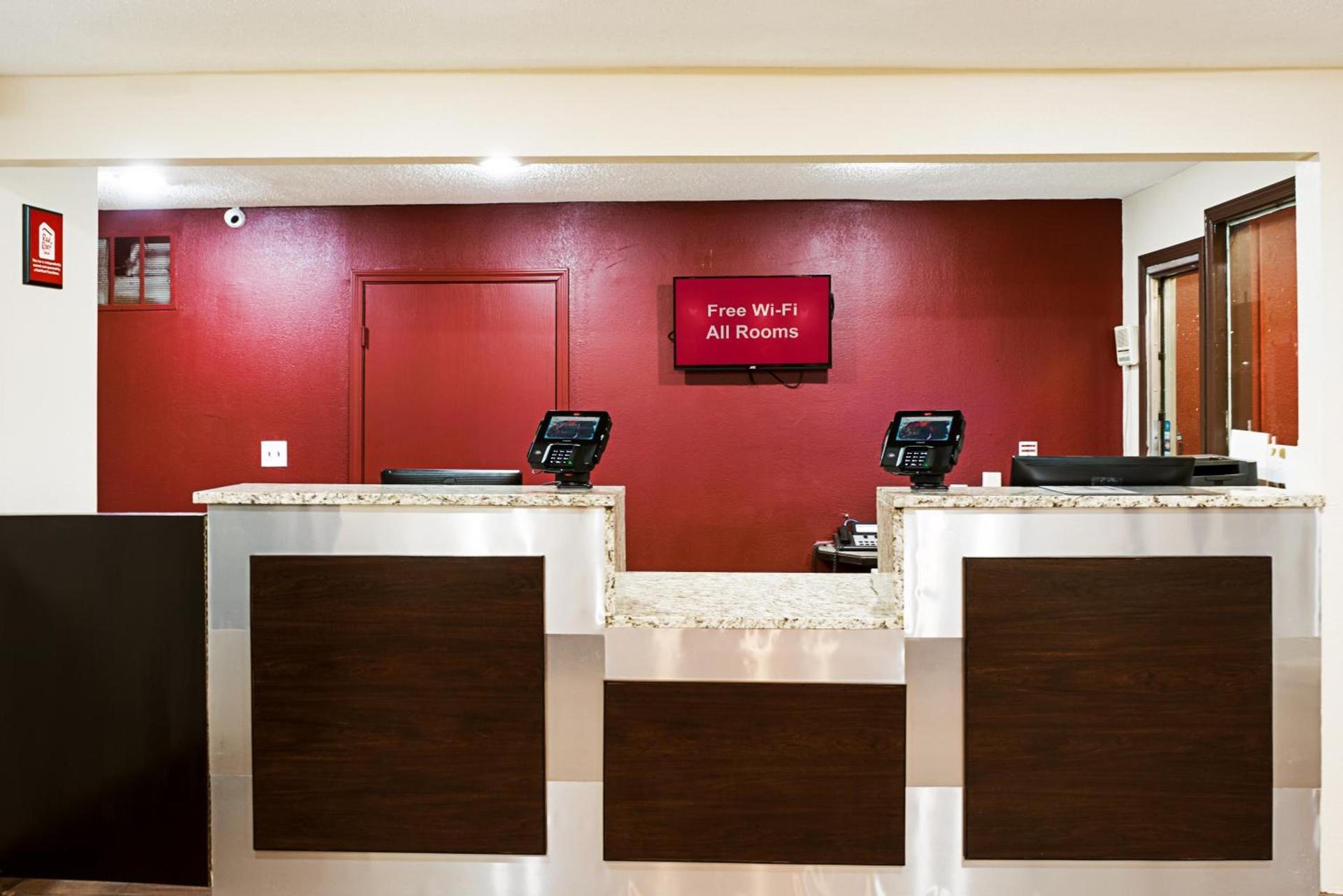 Red Roof Inn Indianapolis East photo 9