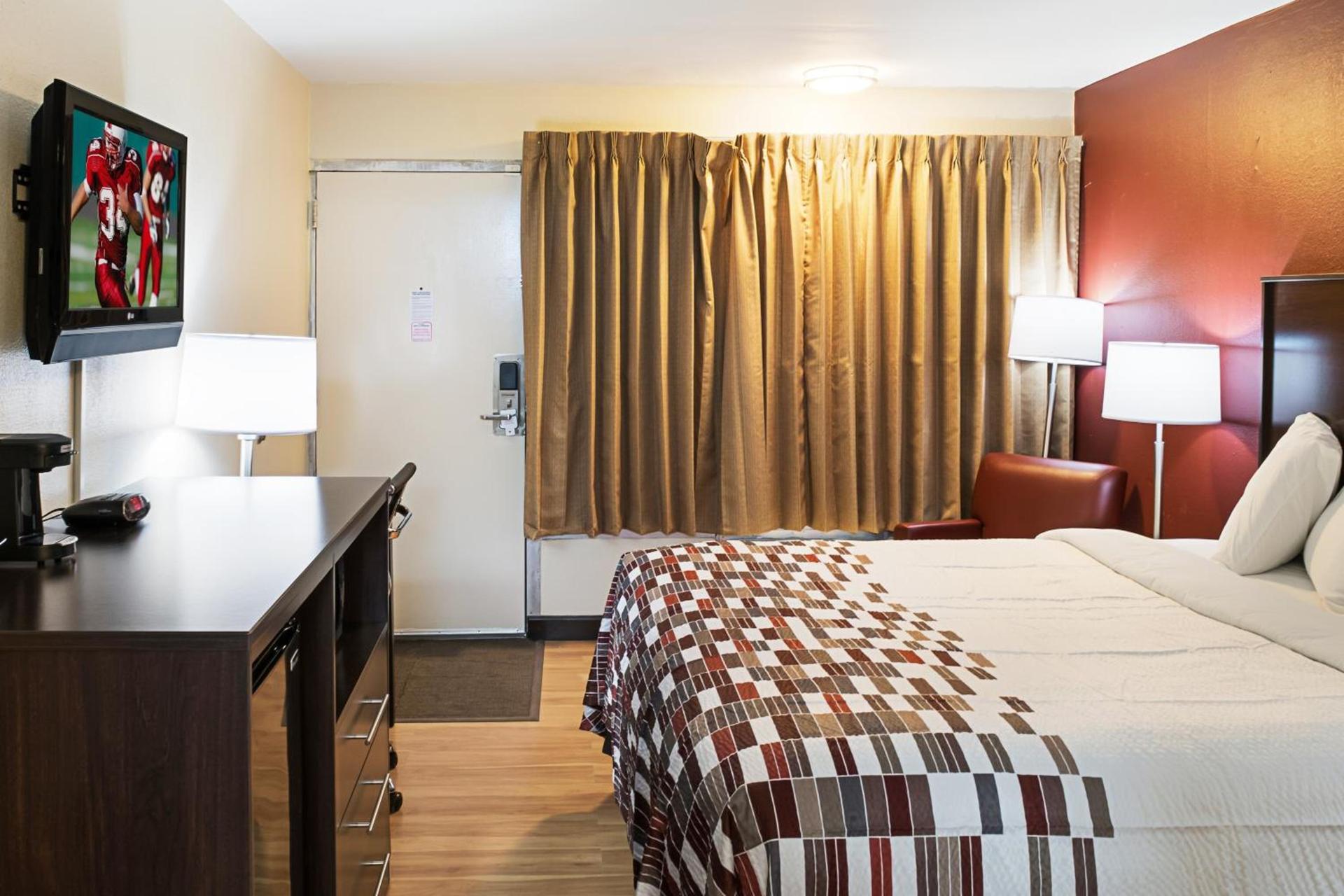 Red Roof Inn Indianapolis East photo 27