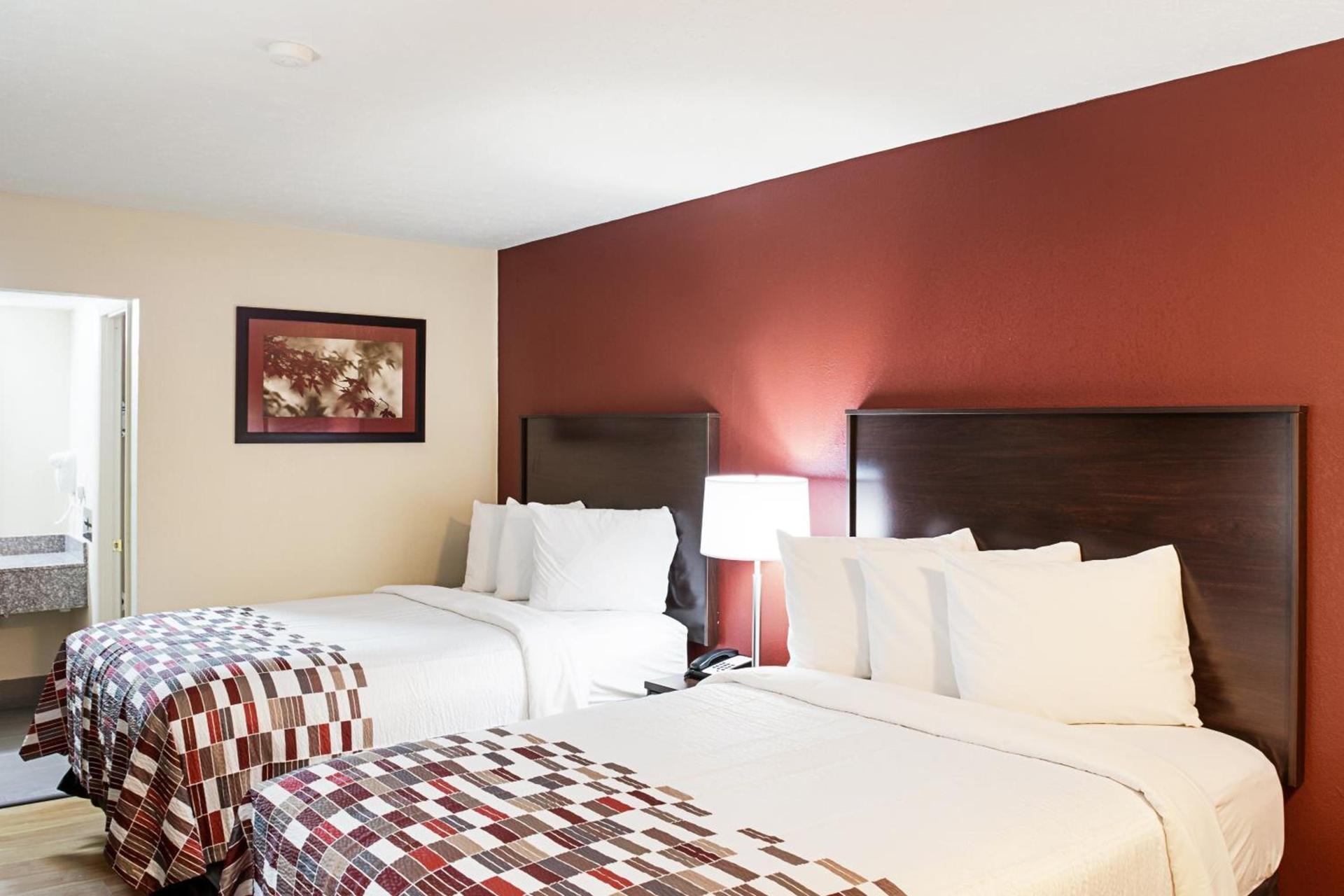 Red Roof Inn Indianapolis East photo 14