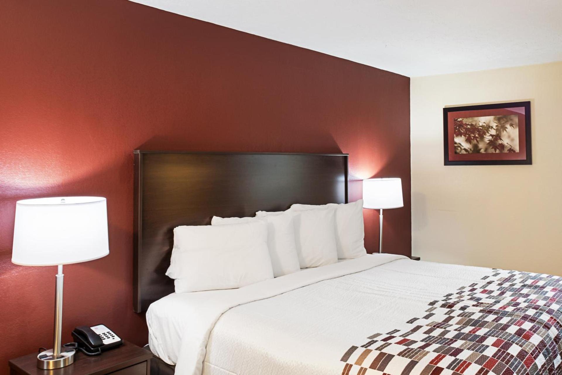 Red Roof Inn Indianapolis East photo 31
