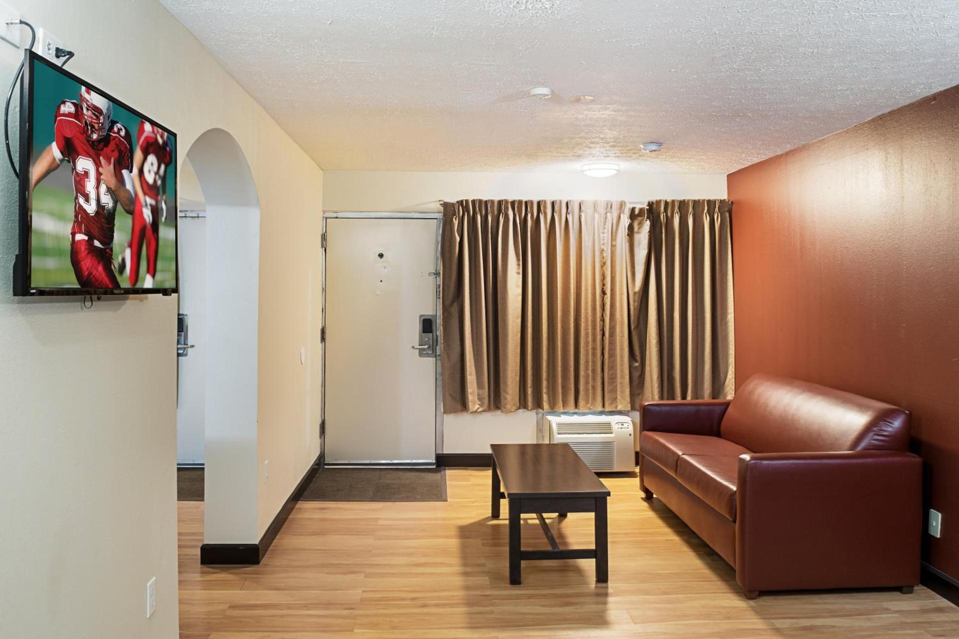 Red Roof Inn Indianapolis East photo 24