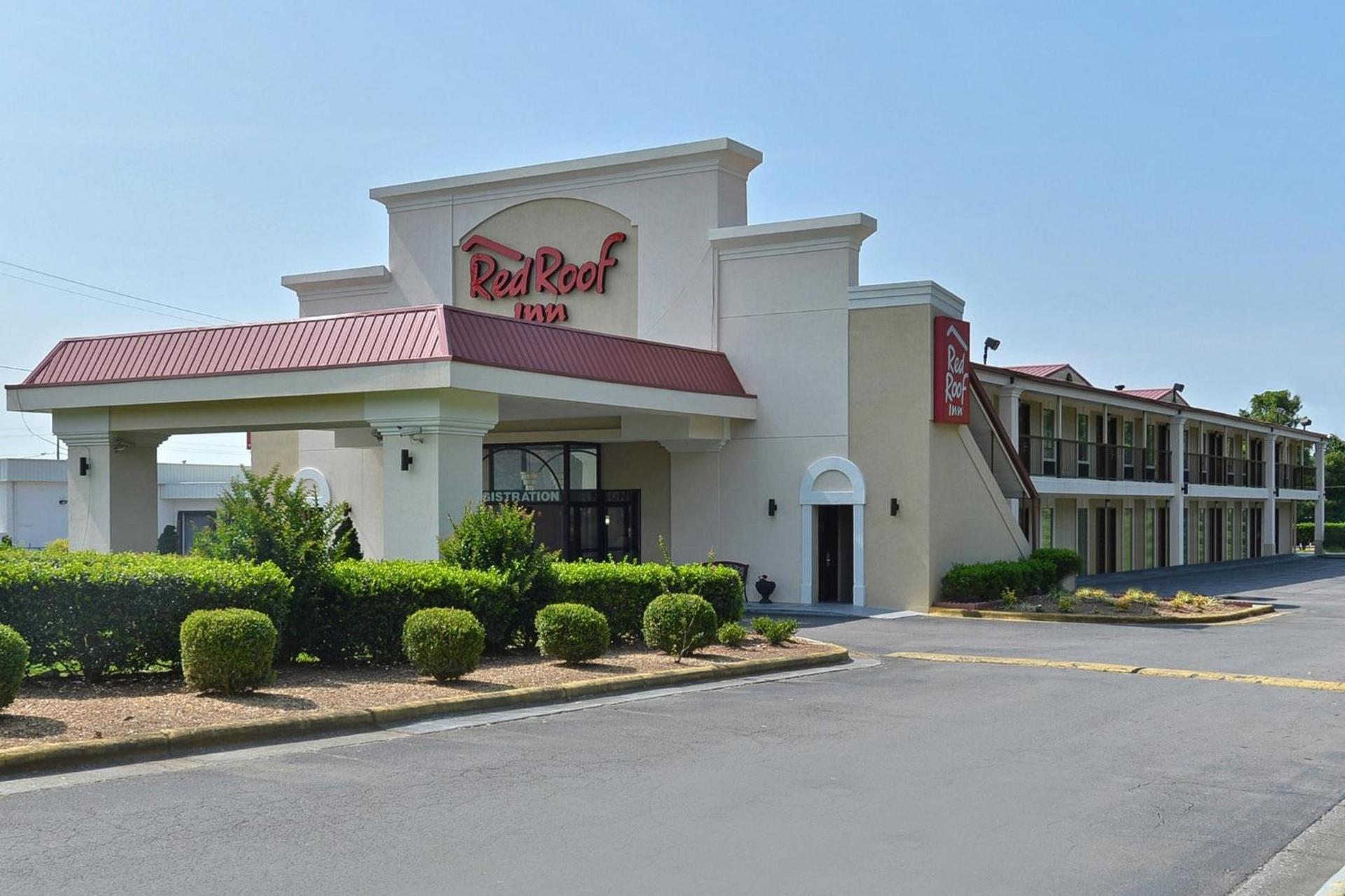 Red Roof Inn Dalton photo 4