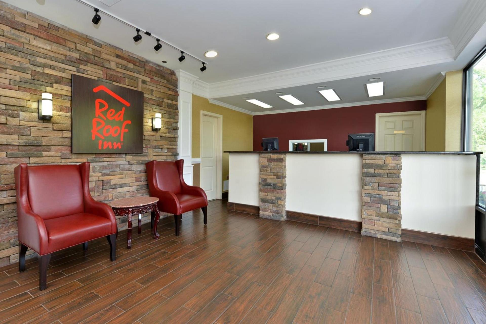 Red Roof Inn Dalton photo 5