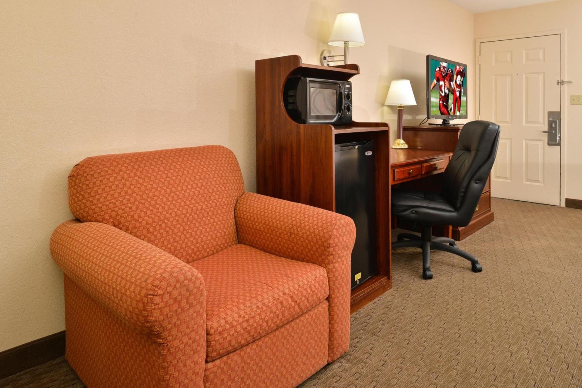 Red Roof Inn Dalton photo 21