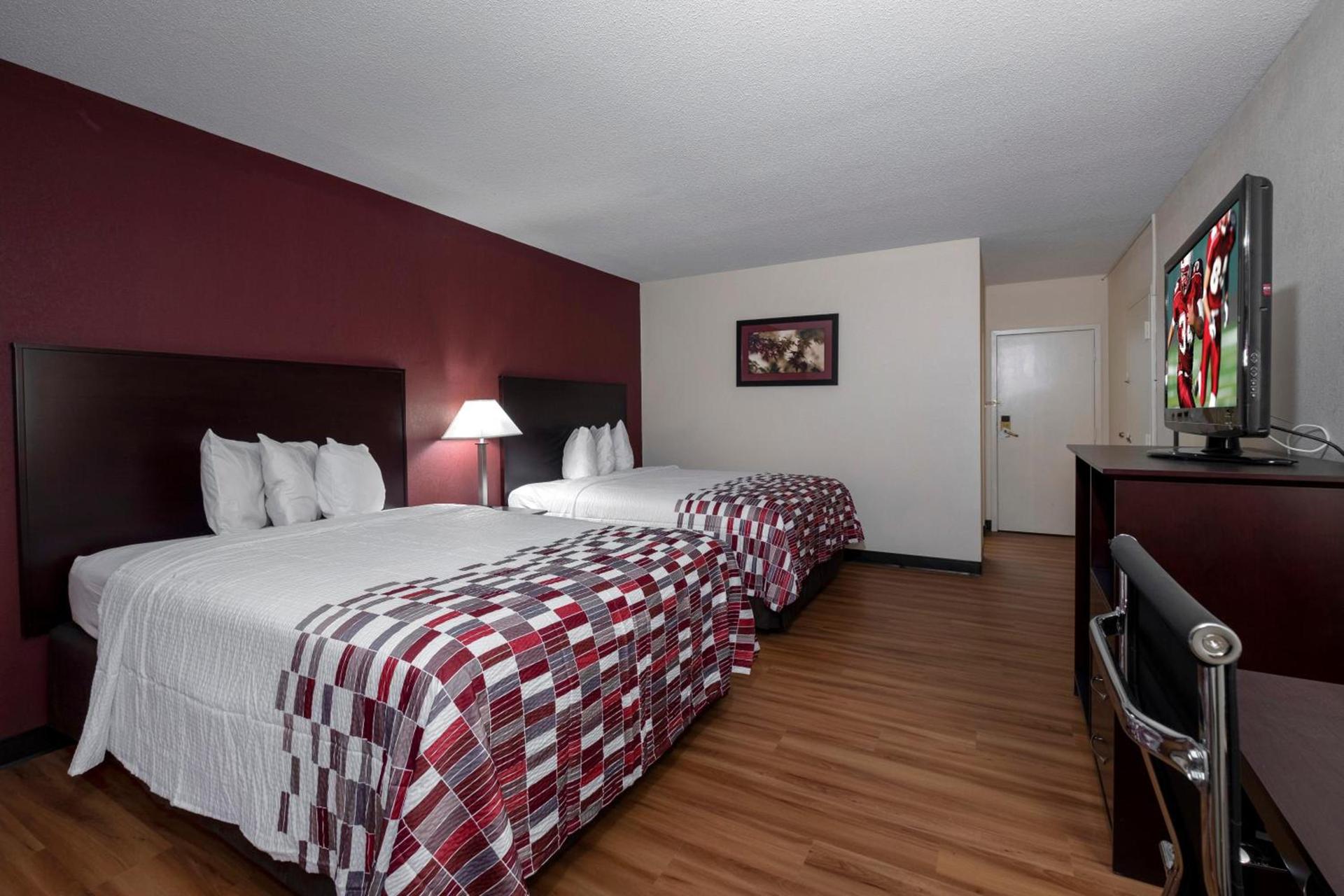 Red Roof Inn Warrenton photo 17