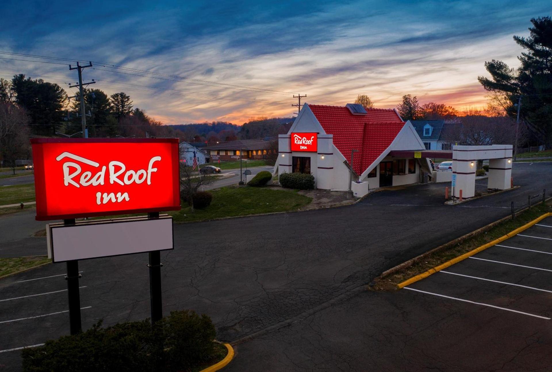 Red Roof Inn Warrenton photo 5