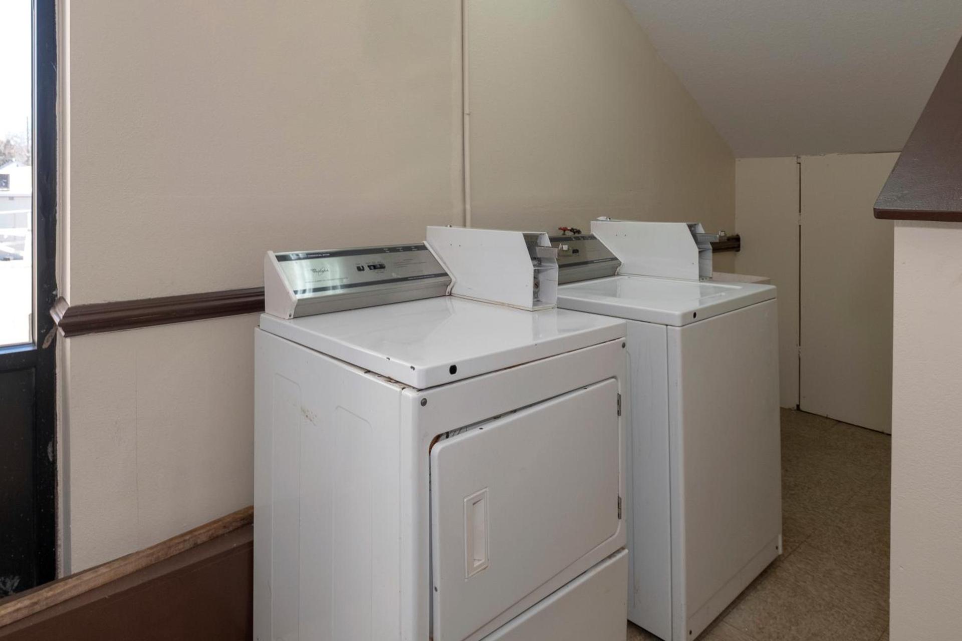 Red Roof Inn Warrenton photo 10