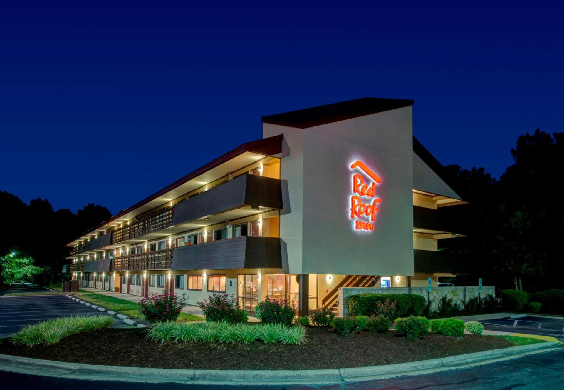 Red Roof Inn Chapel Hill - UNC photo 3
