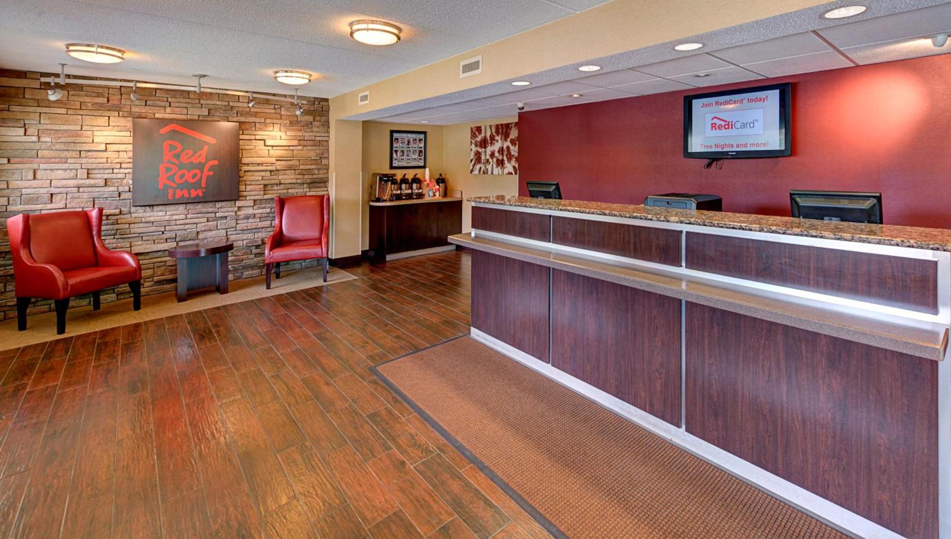 Red Roof Inn Chapel Hill - UNC photo 4