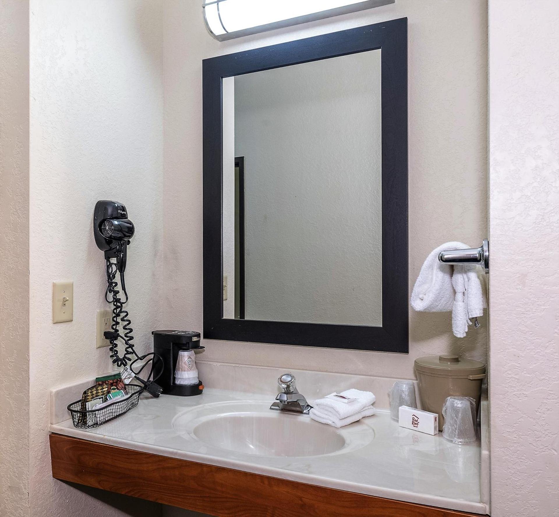 Red Roof Inn Jackson, OH photo 6