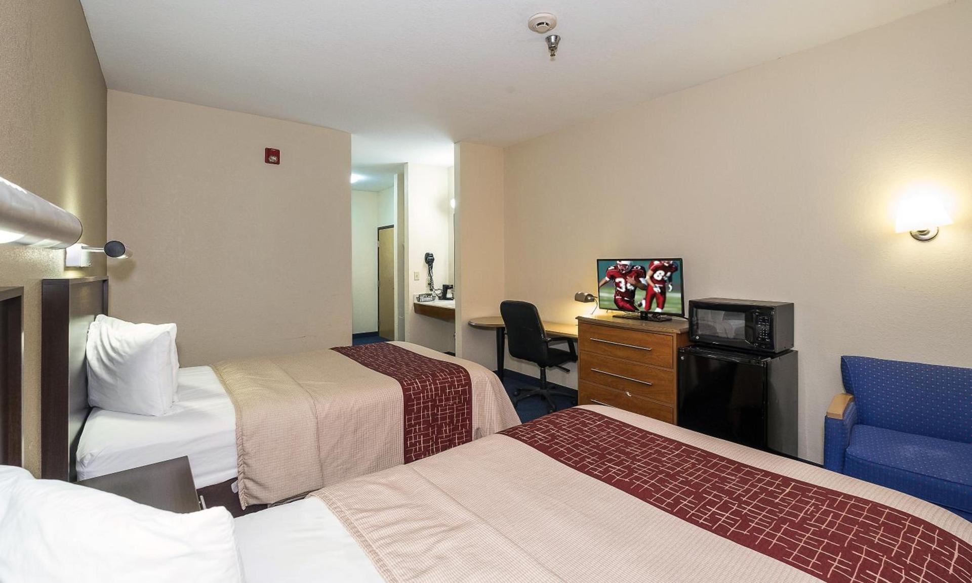 Red Roof Inn Jackson, OH photo 30