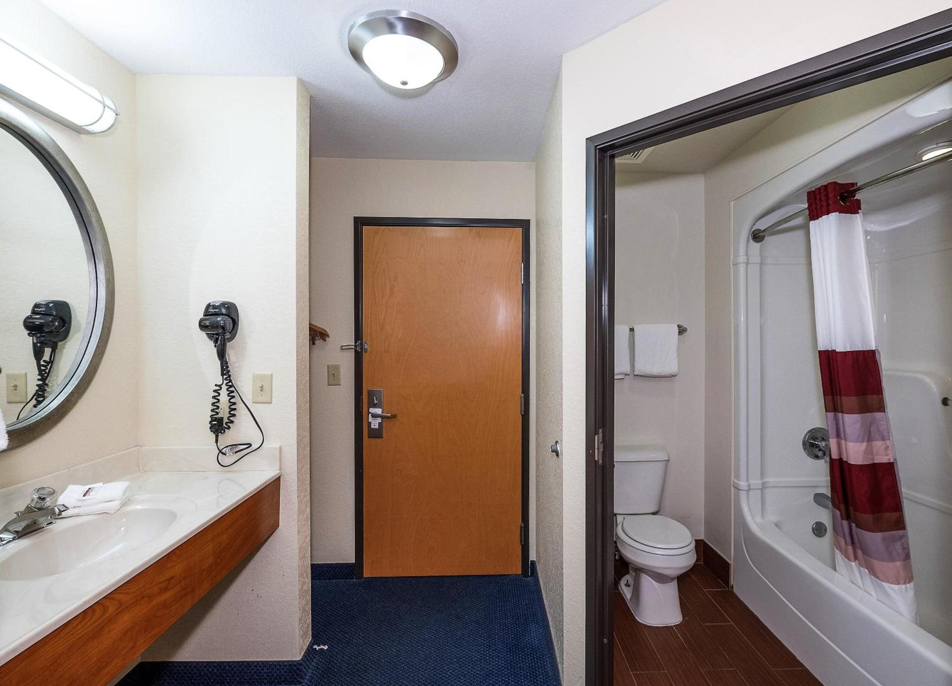 Red Roof Inn Jackson, OH photo 27