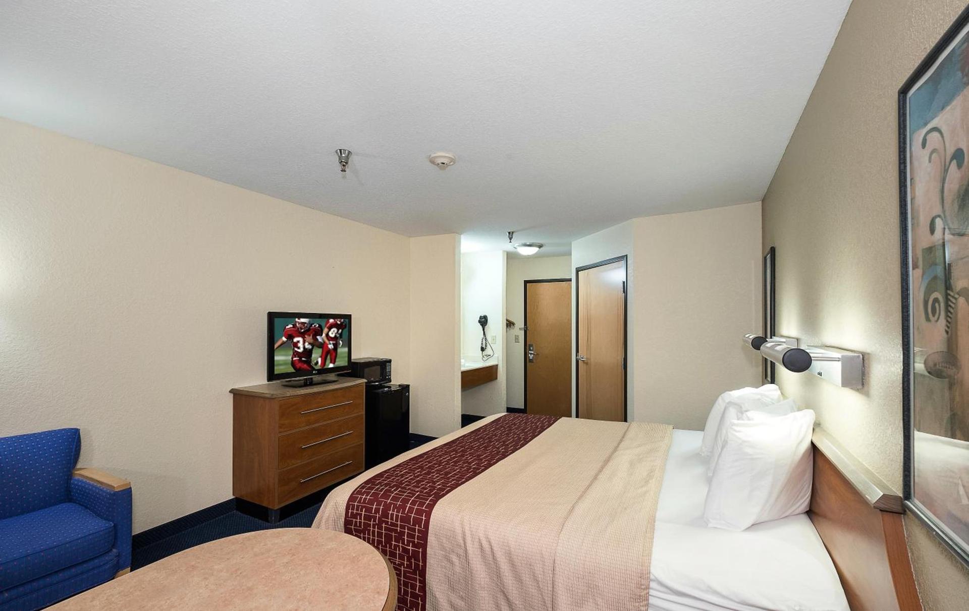 Red Roof Inn Jackson, OH photo 19