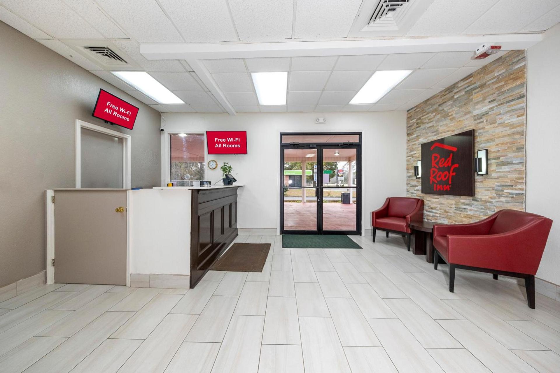 Red Roof Inn Bay Minette photo 6