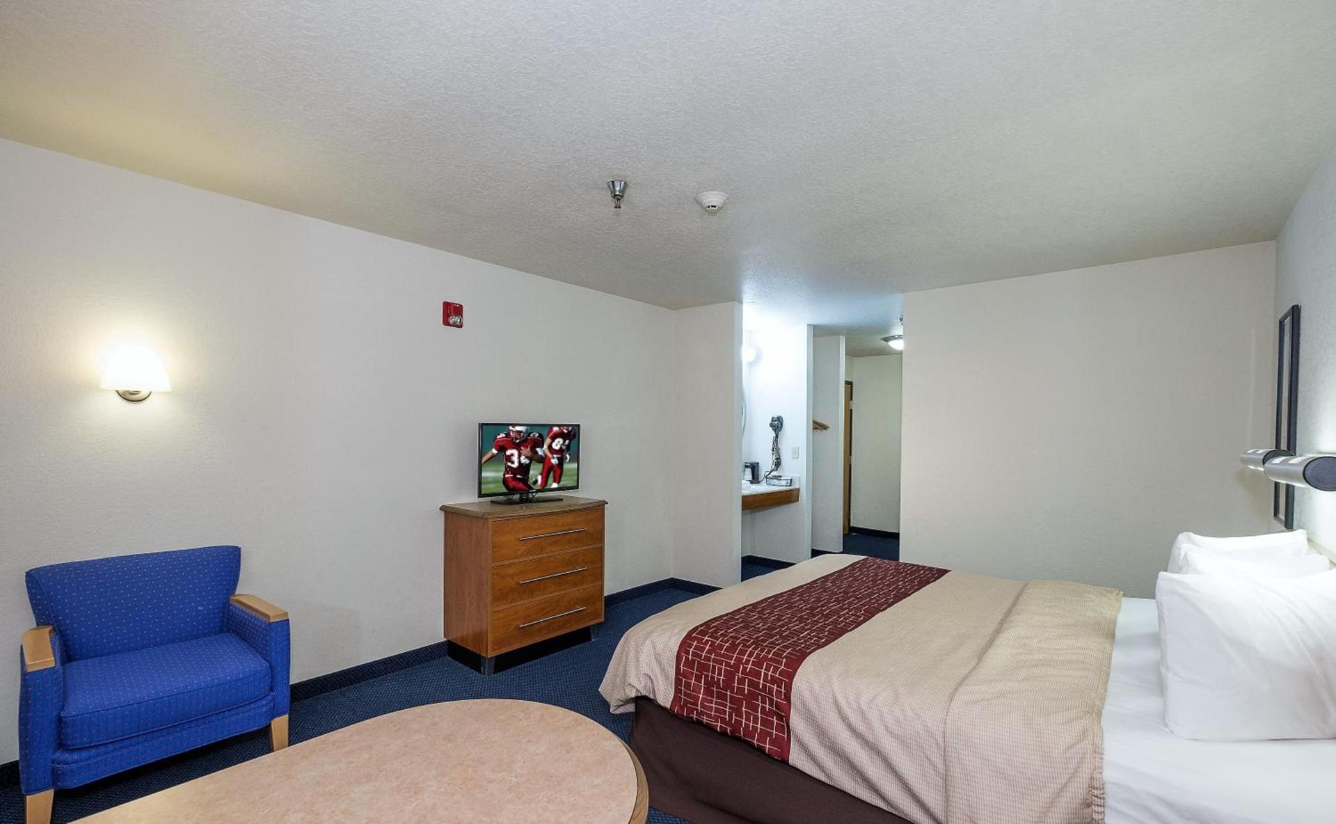 Red Roof Inn Jackson, OH photo 20