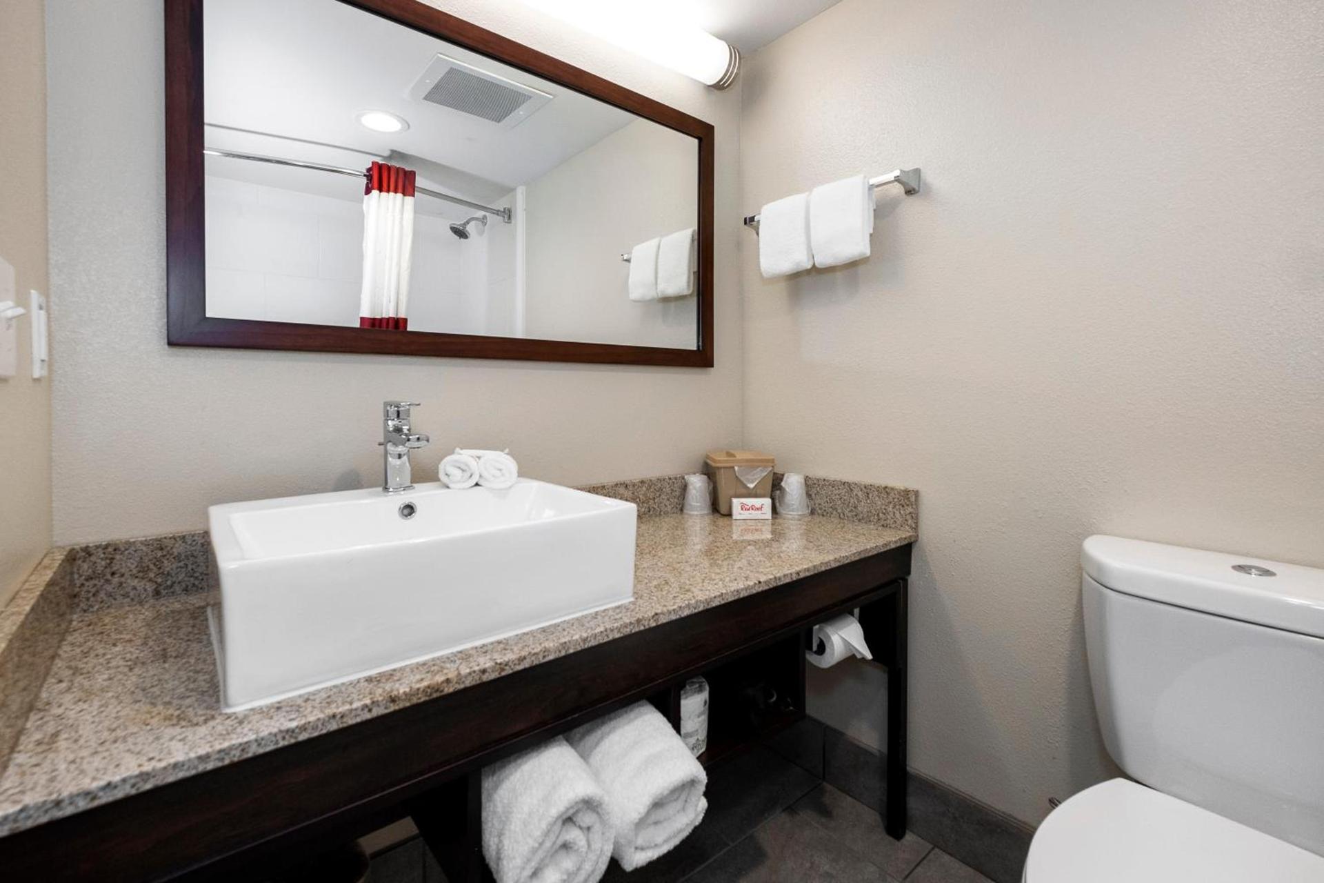 Red Roof Inn PLUS+ Tuscaloosa - University photo 34