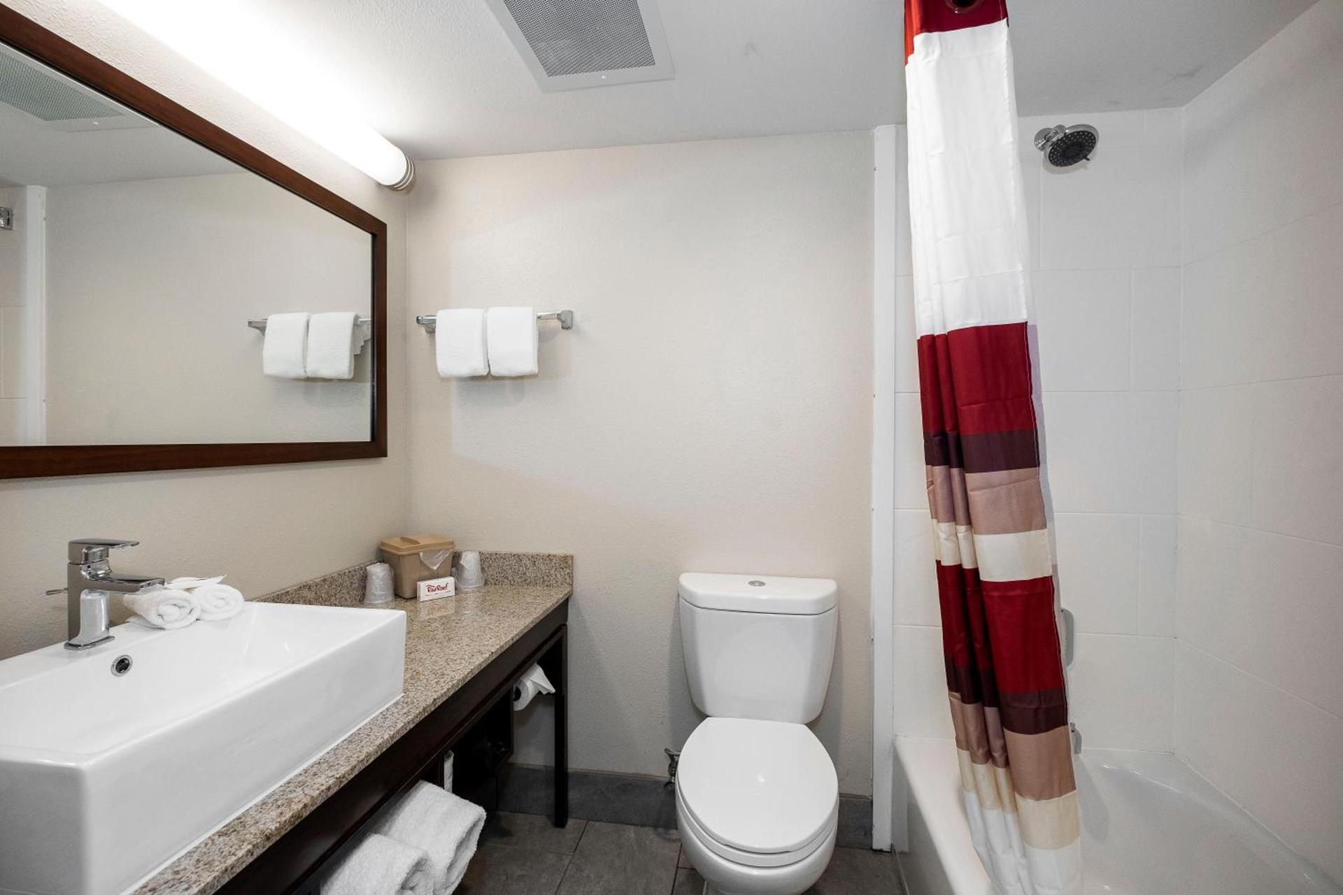 Red Roof Inn PLUS+ Tuscaloosa - University photo 35