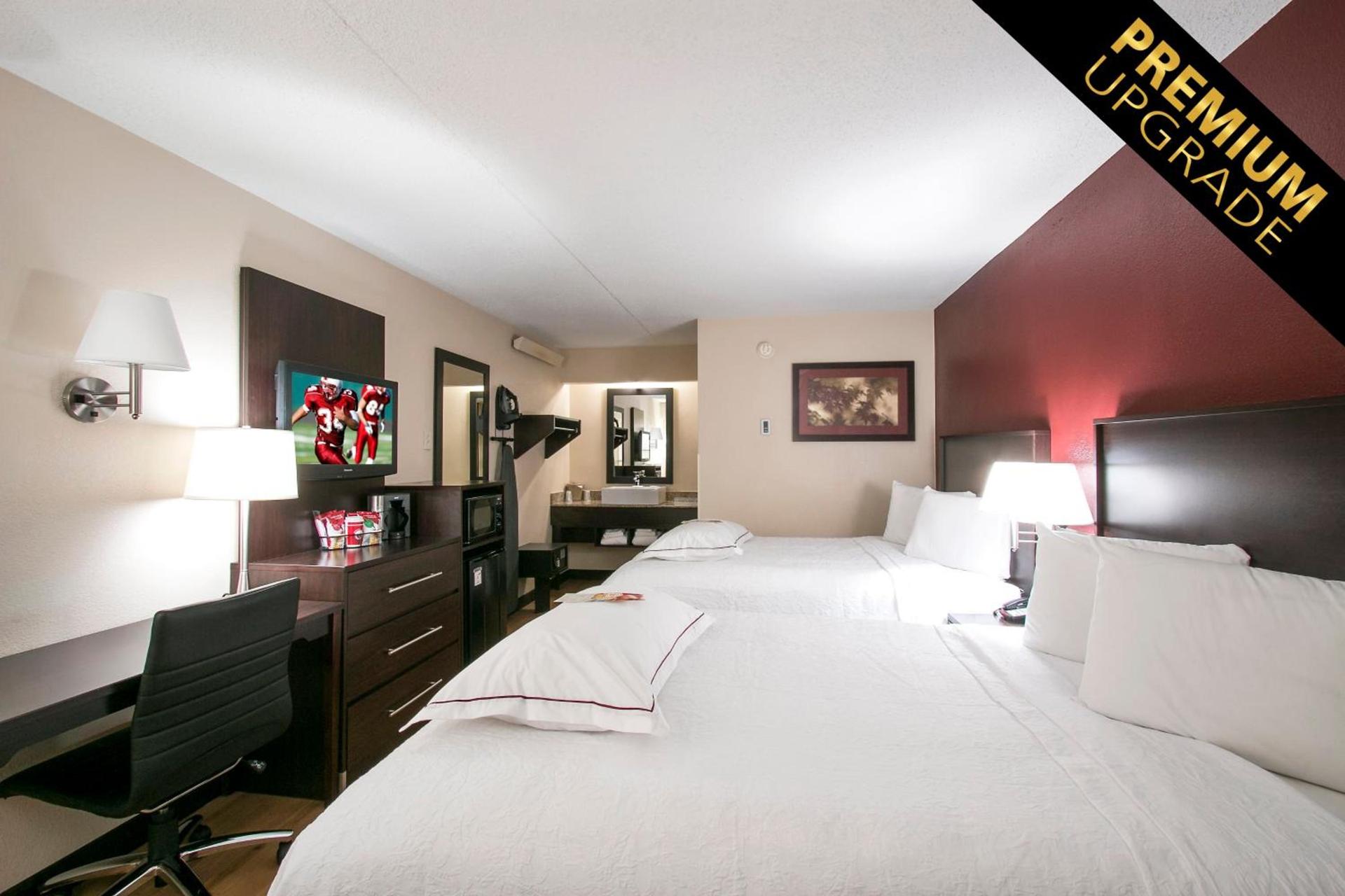 Red Roof Inn PLUS+ Philadelphia Airport photo 6