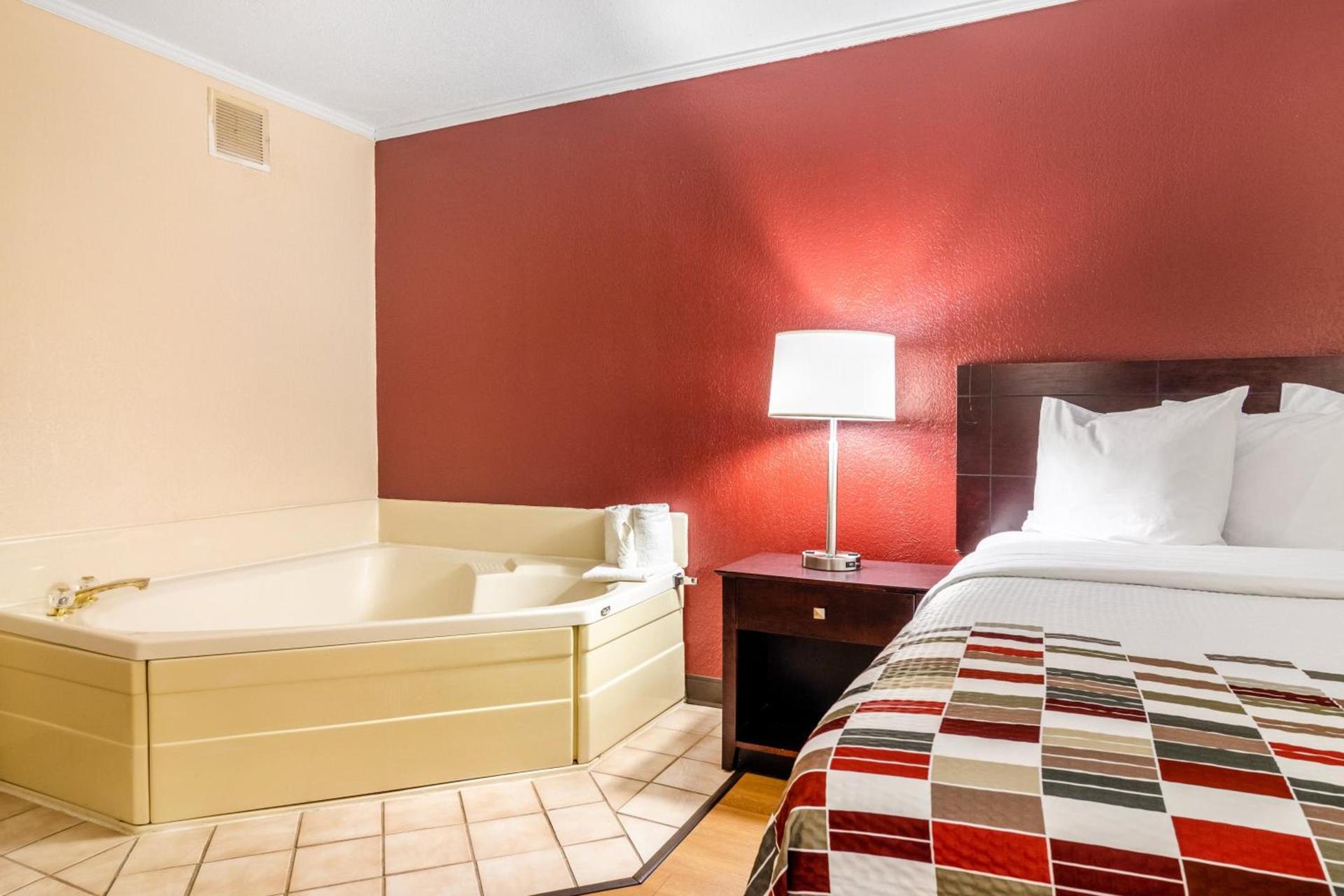 Red Roof Inn Ashtabula - Austinburg photo 22