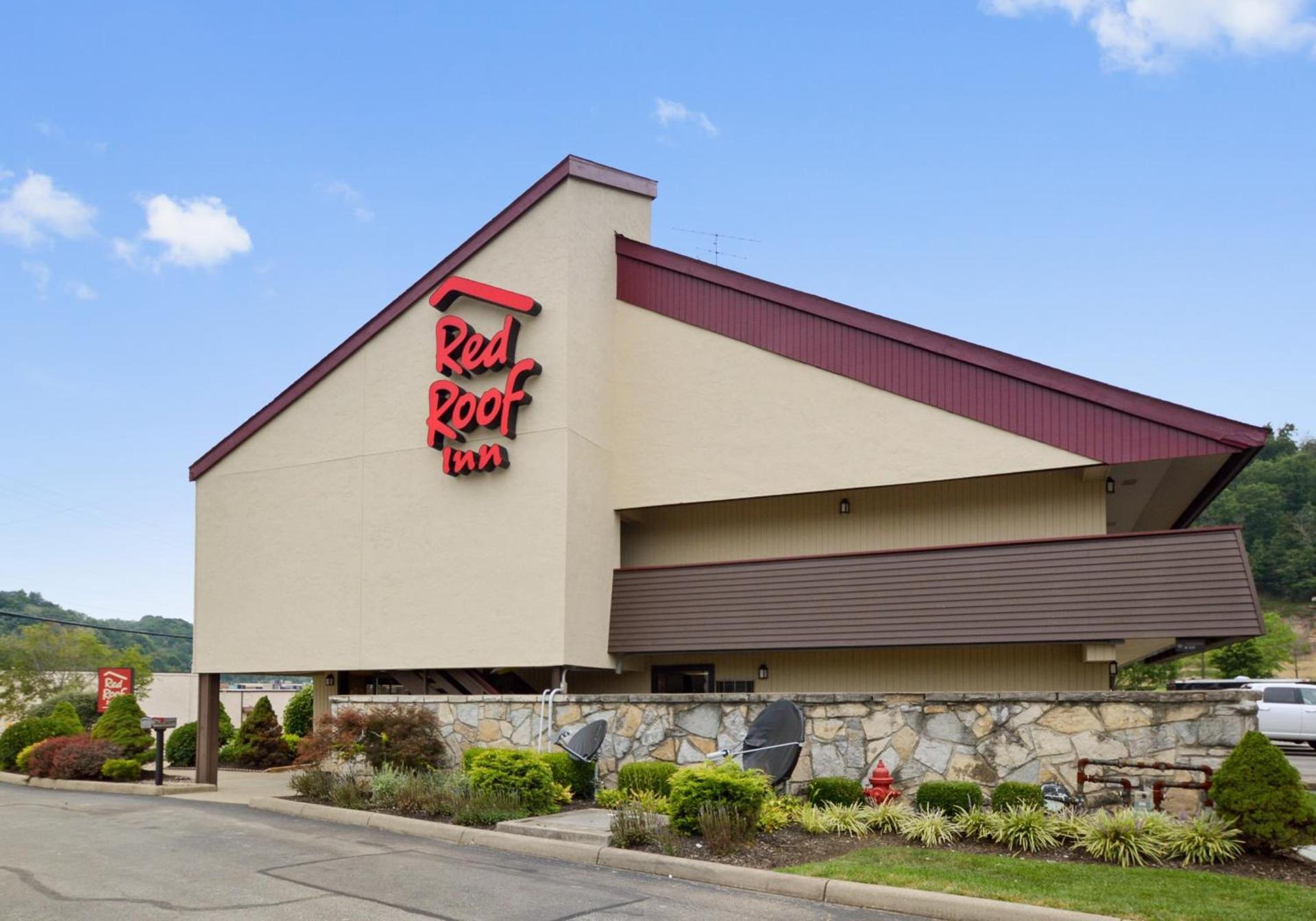 Red Roof Inn Charleston West - Hurricane, WV photo 1