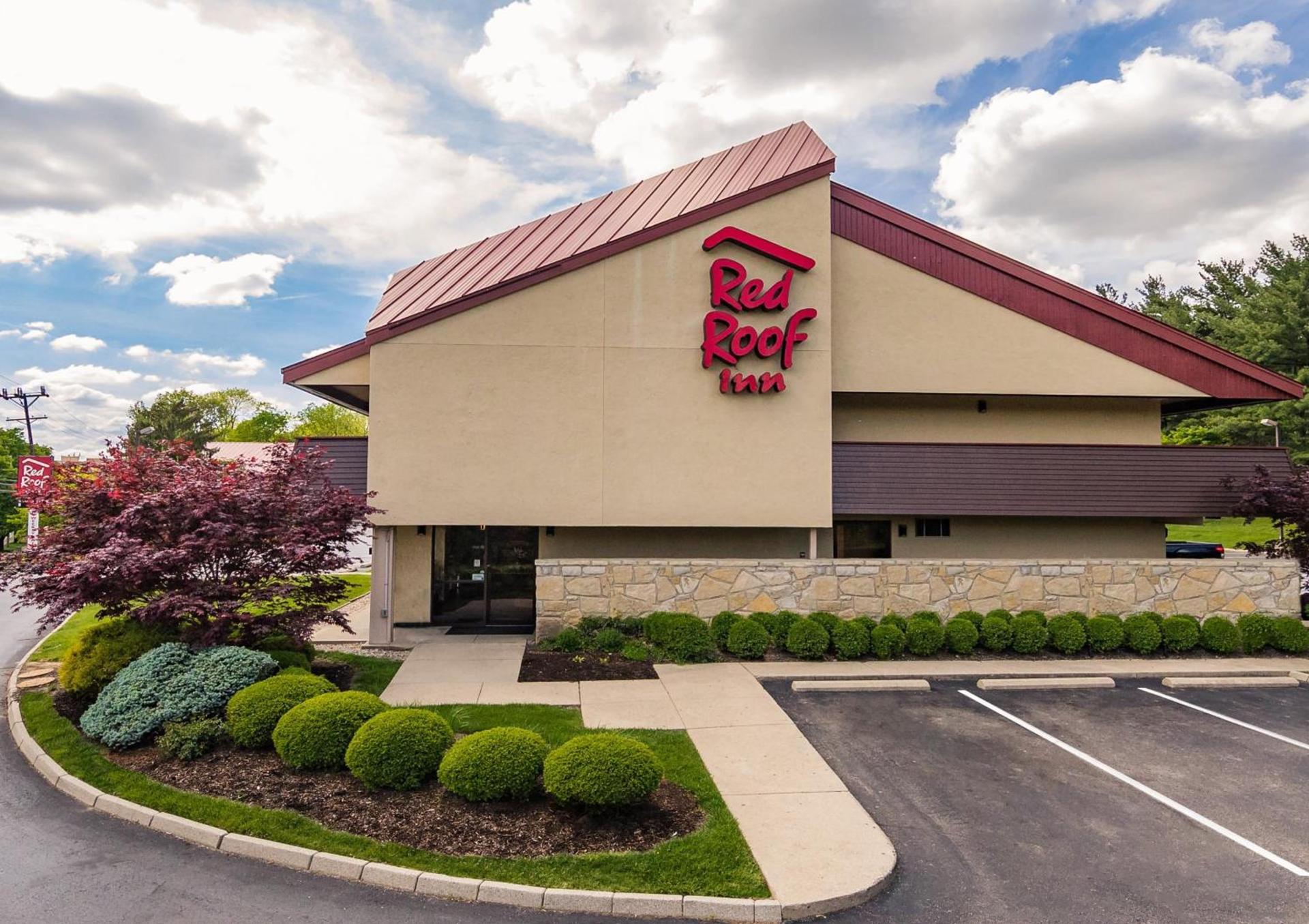 Red Roof Inn Cincinnati Northeast - Blue Ash photo 2