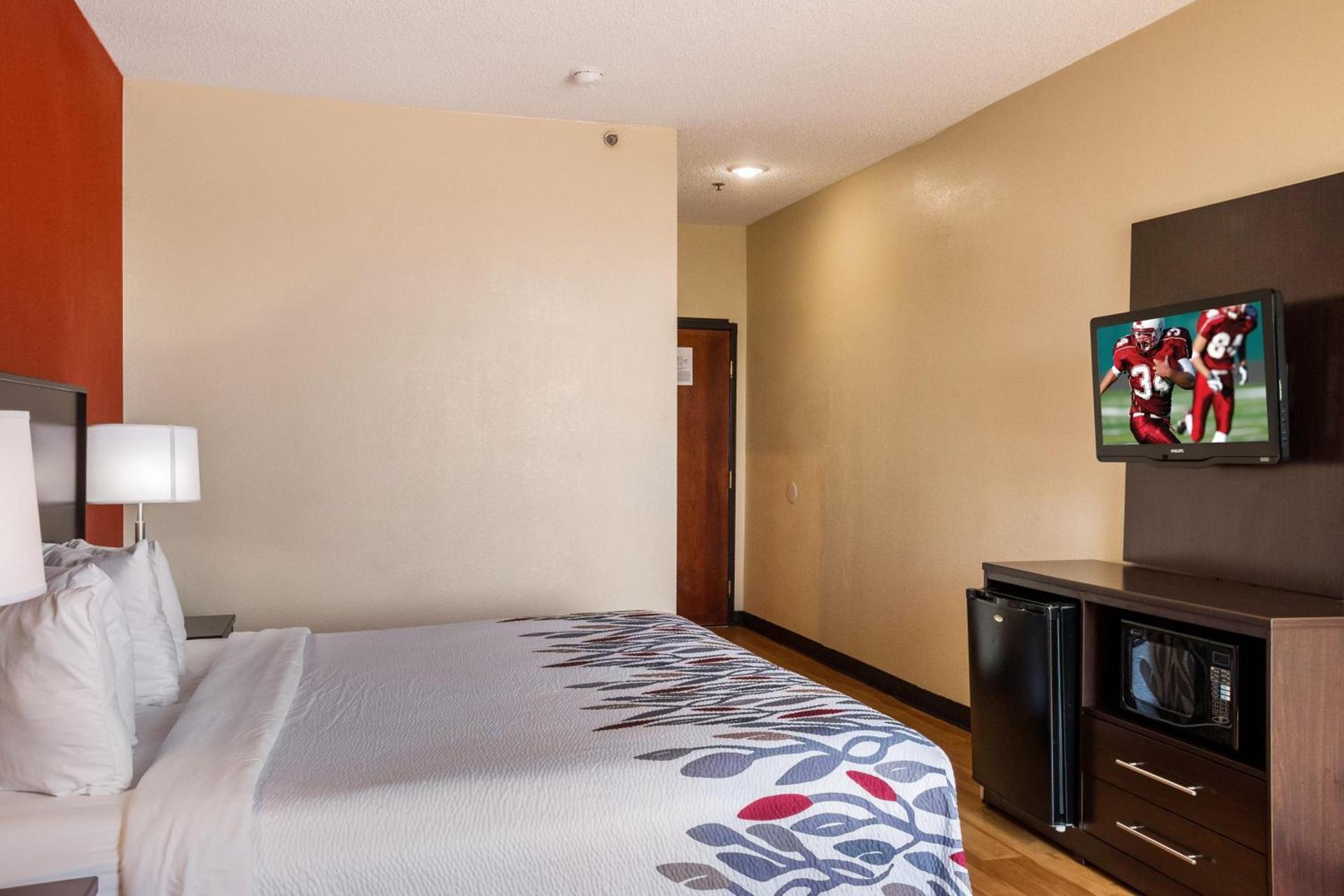 Red Roof Inn Dumas photo 31