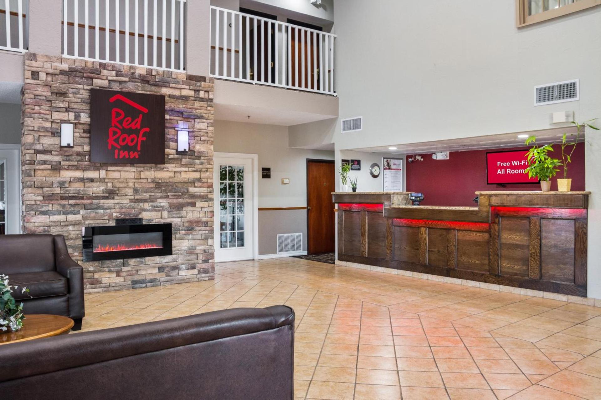 Red Roof Inn Dumas photo 11