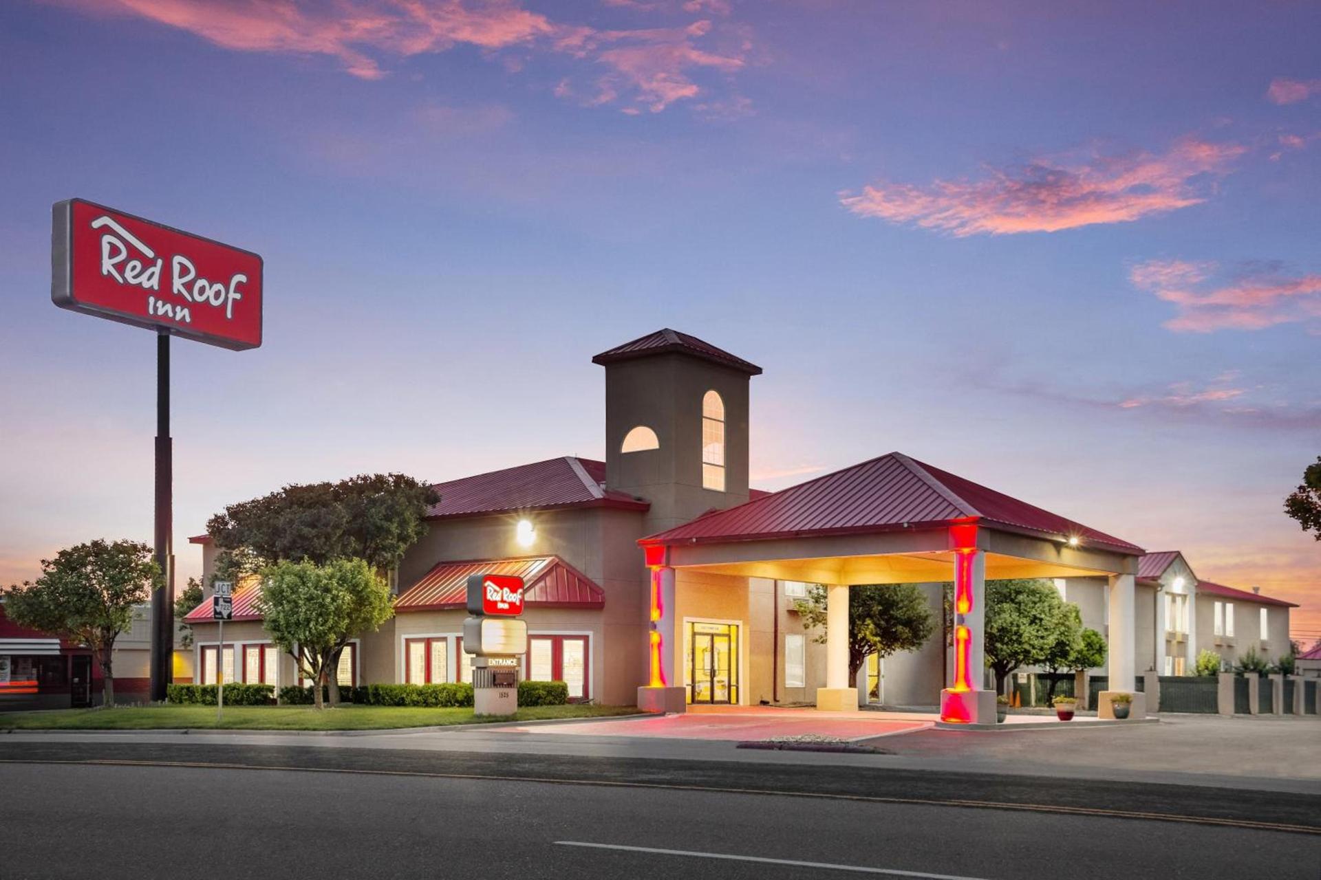 Red Roof Inn Dumas photo 4