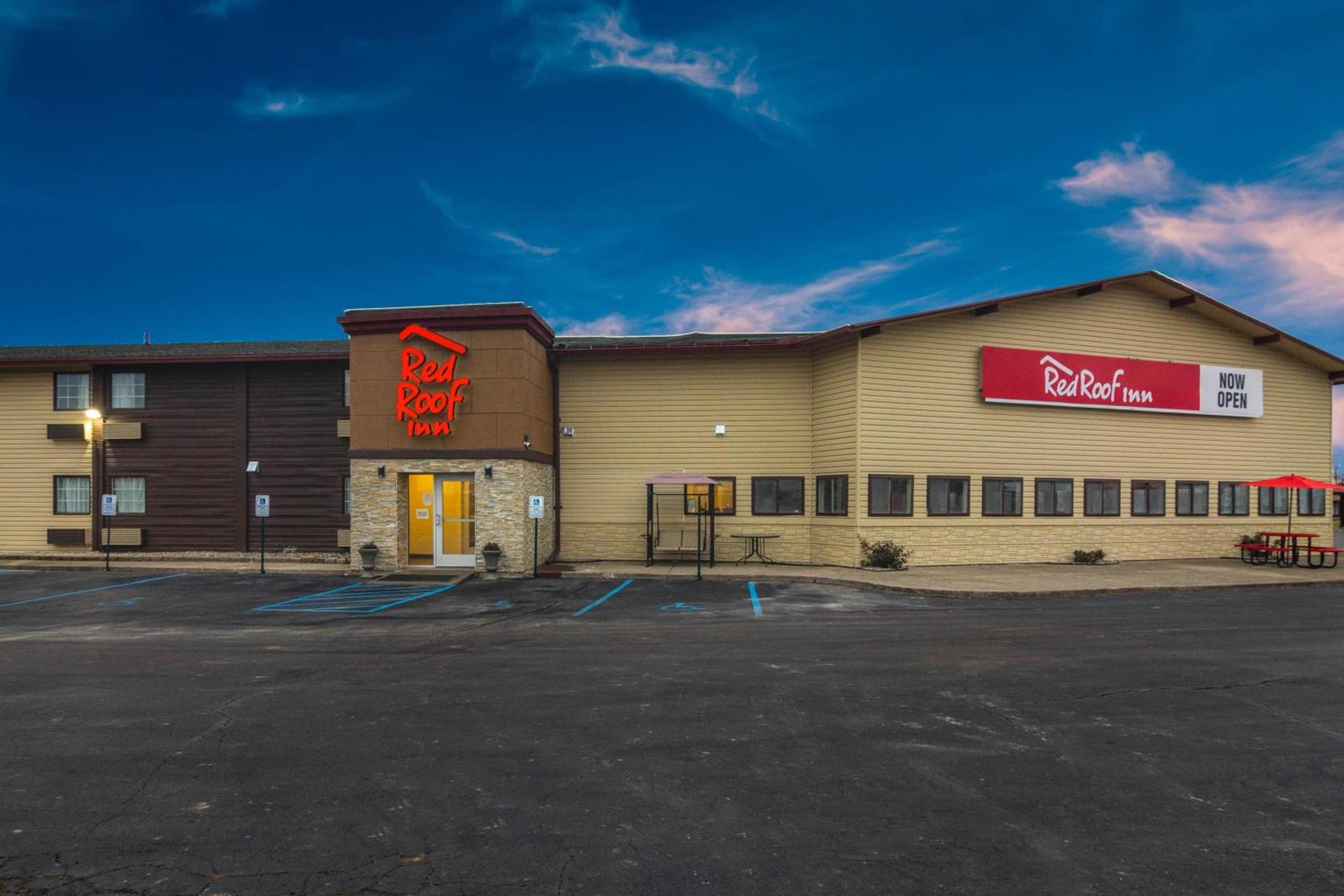 Red Roof Inn Perrysburg photo 9