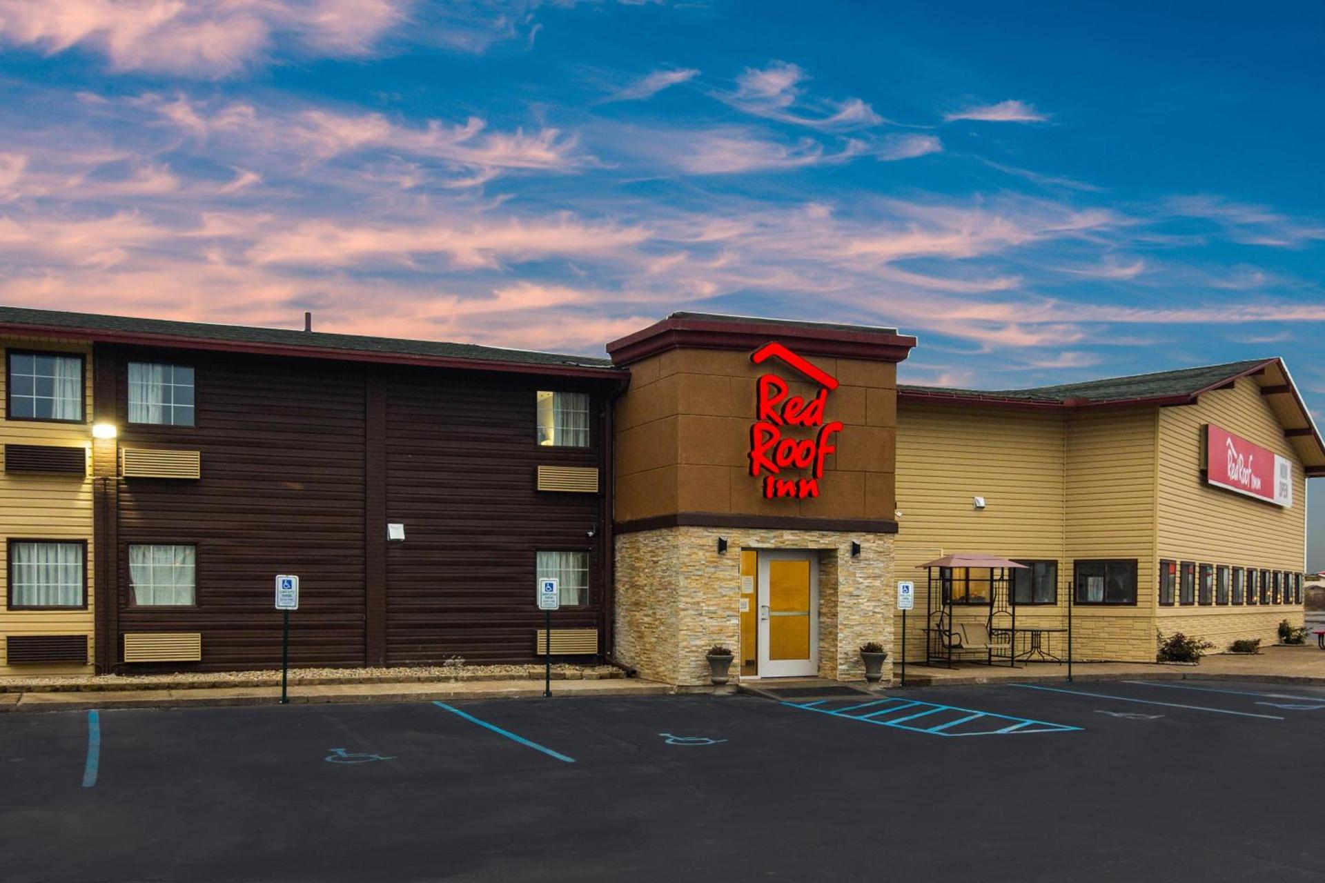 Red Roof Inn Perrysburg photo 6
