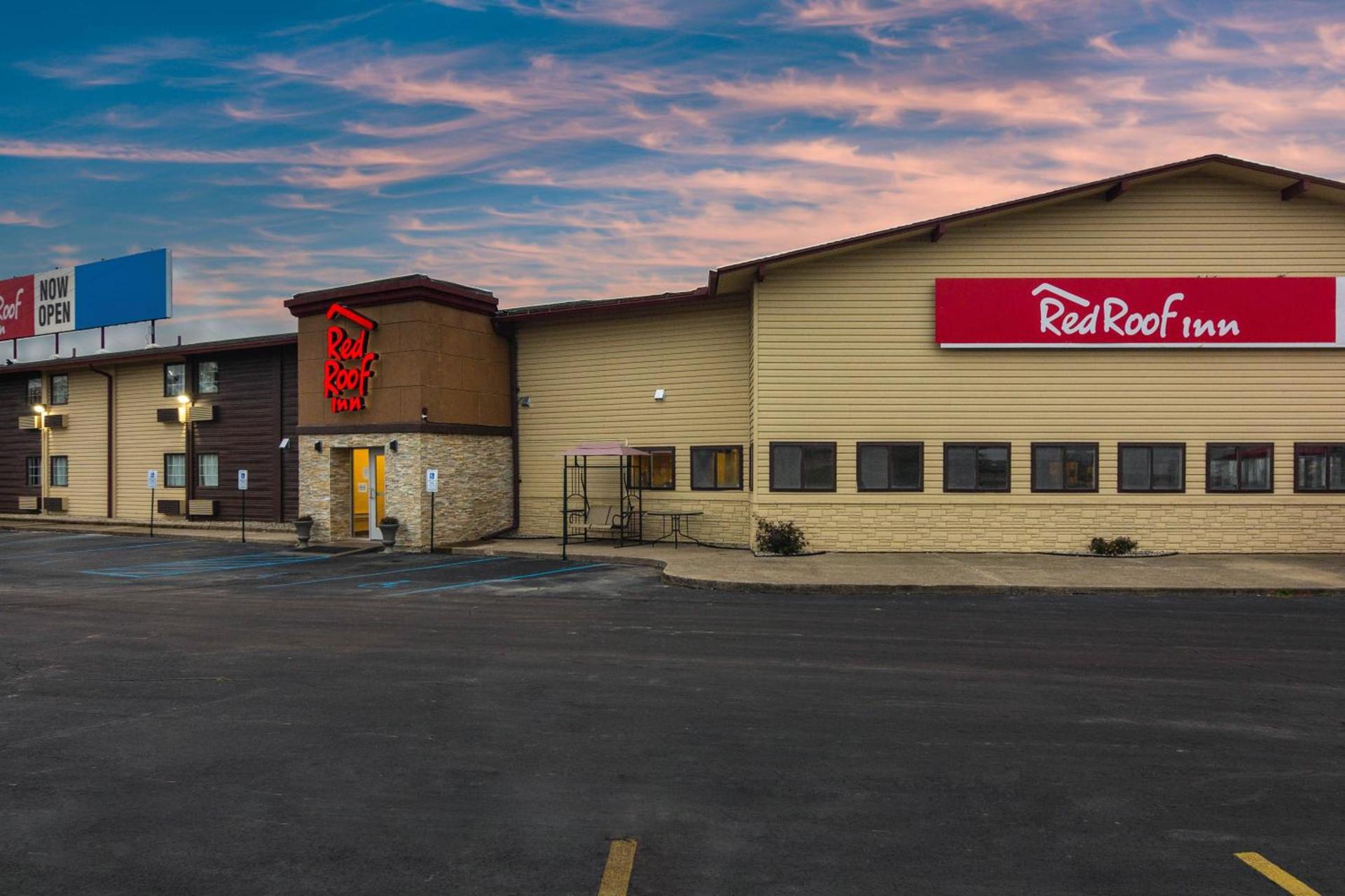 Red Roof Inn Perrysburg photo 8