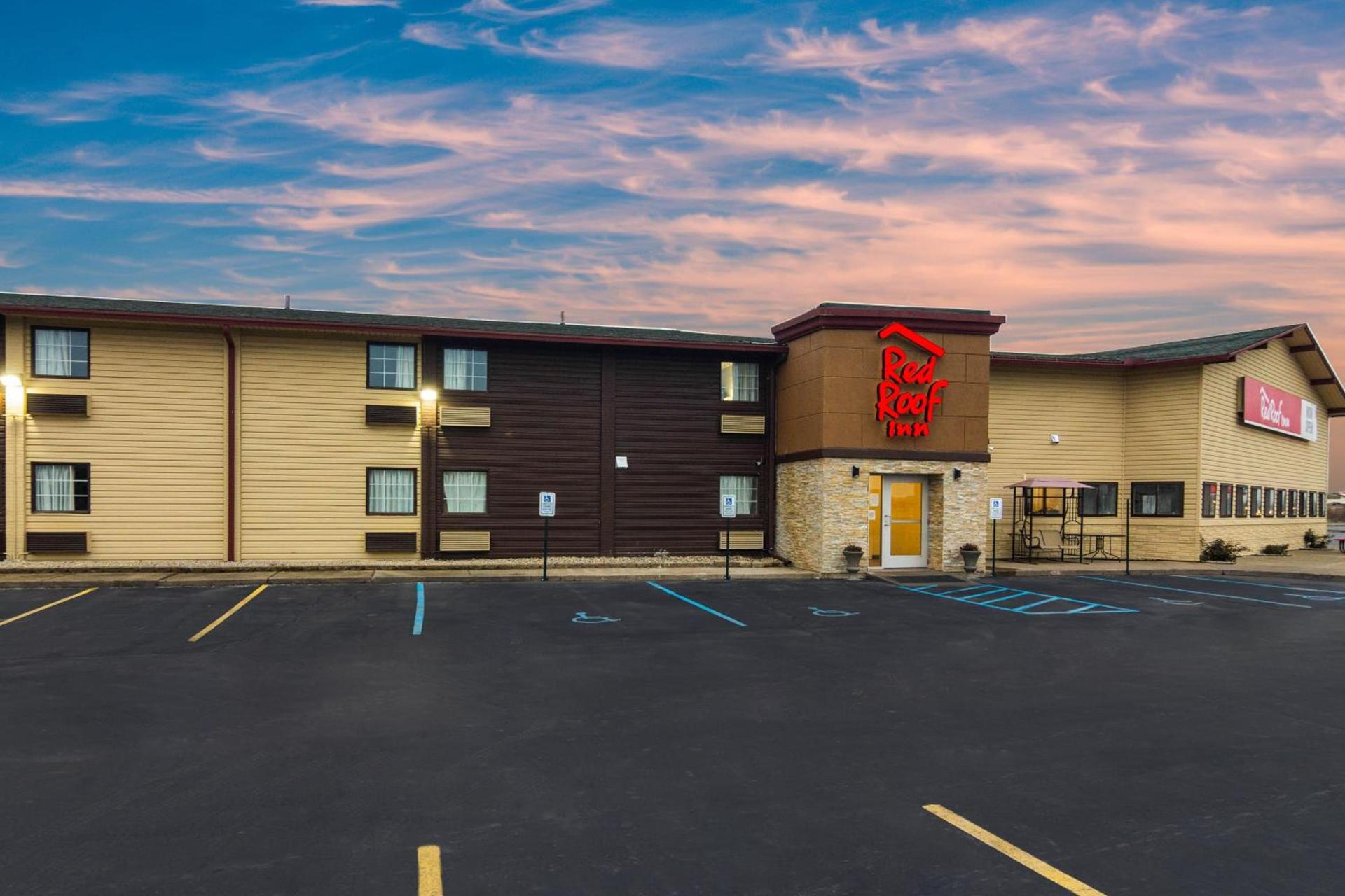 Red Roof Inn Perrysburg photo 5