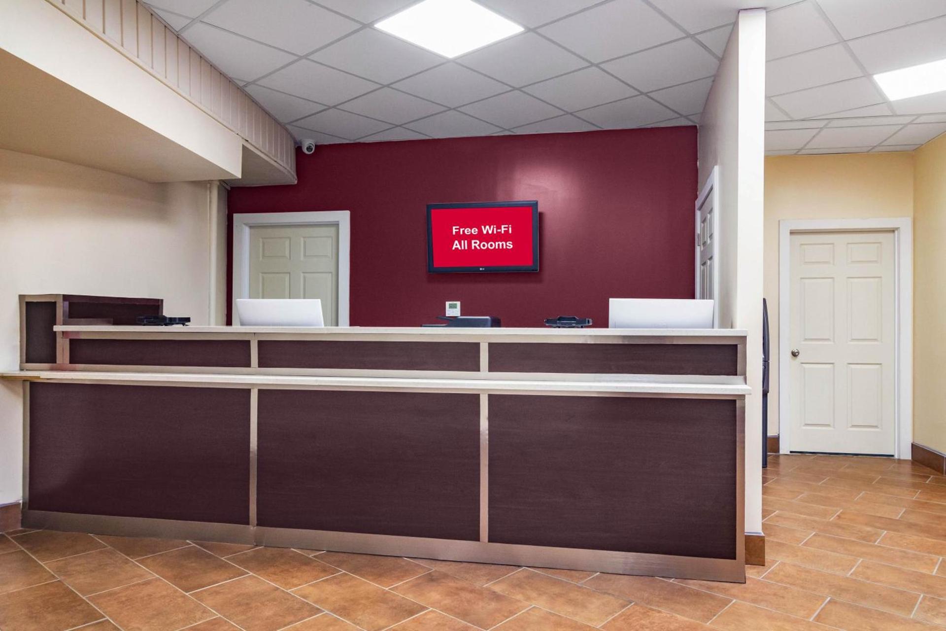 Red Roof Inn Perrysburg photo 10