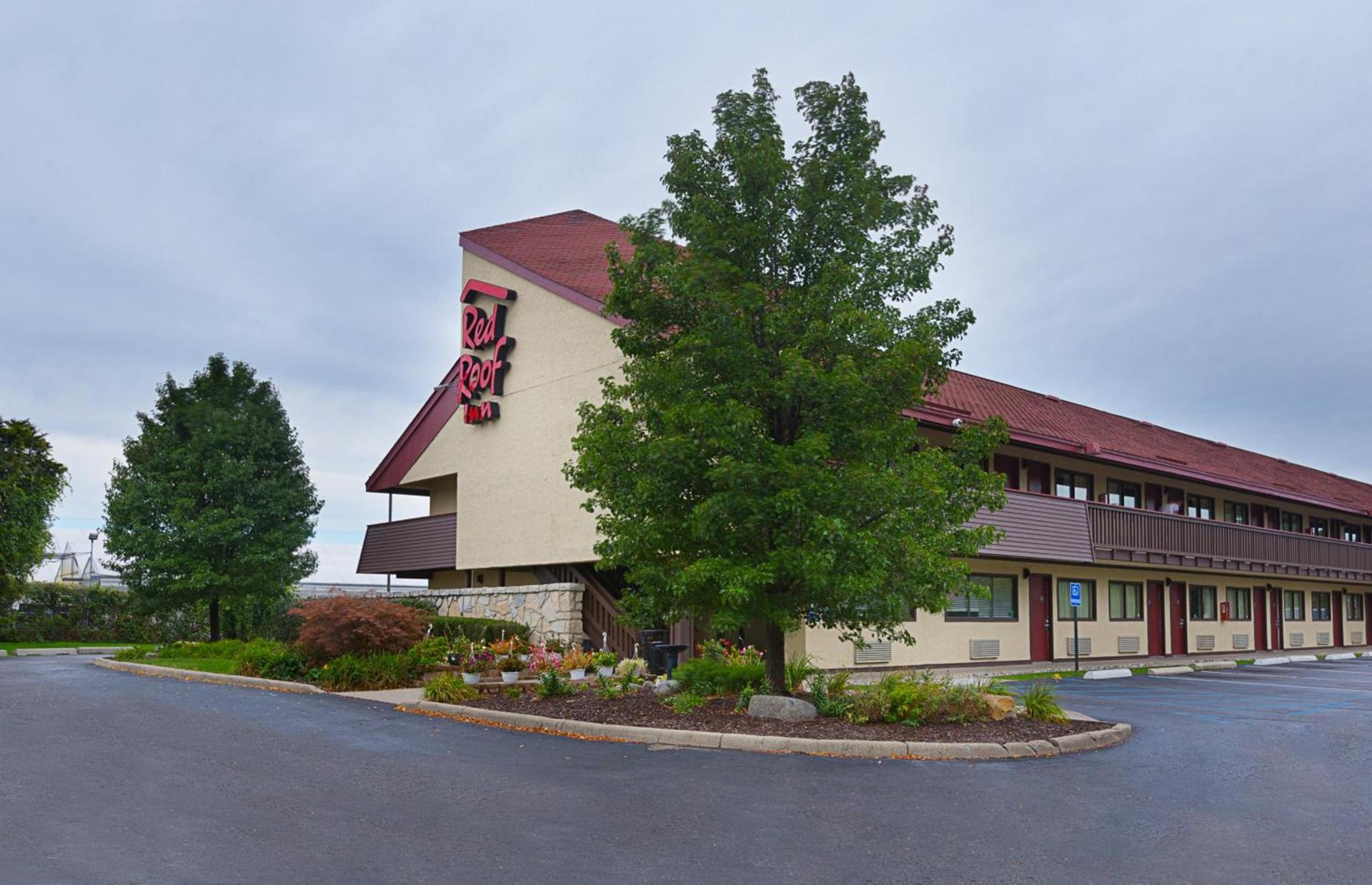 Red Roof Inn Lansing West - MSU photo 3