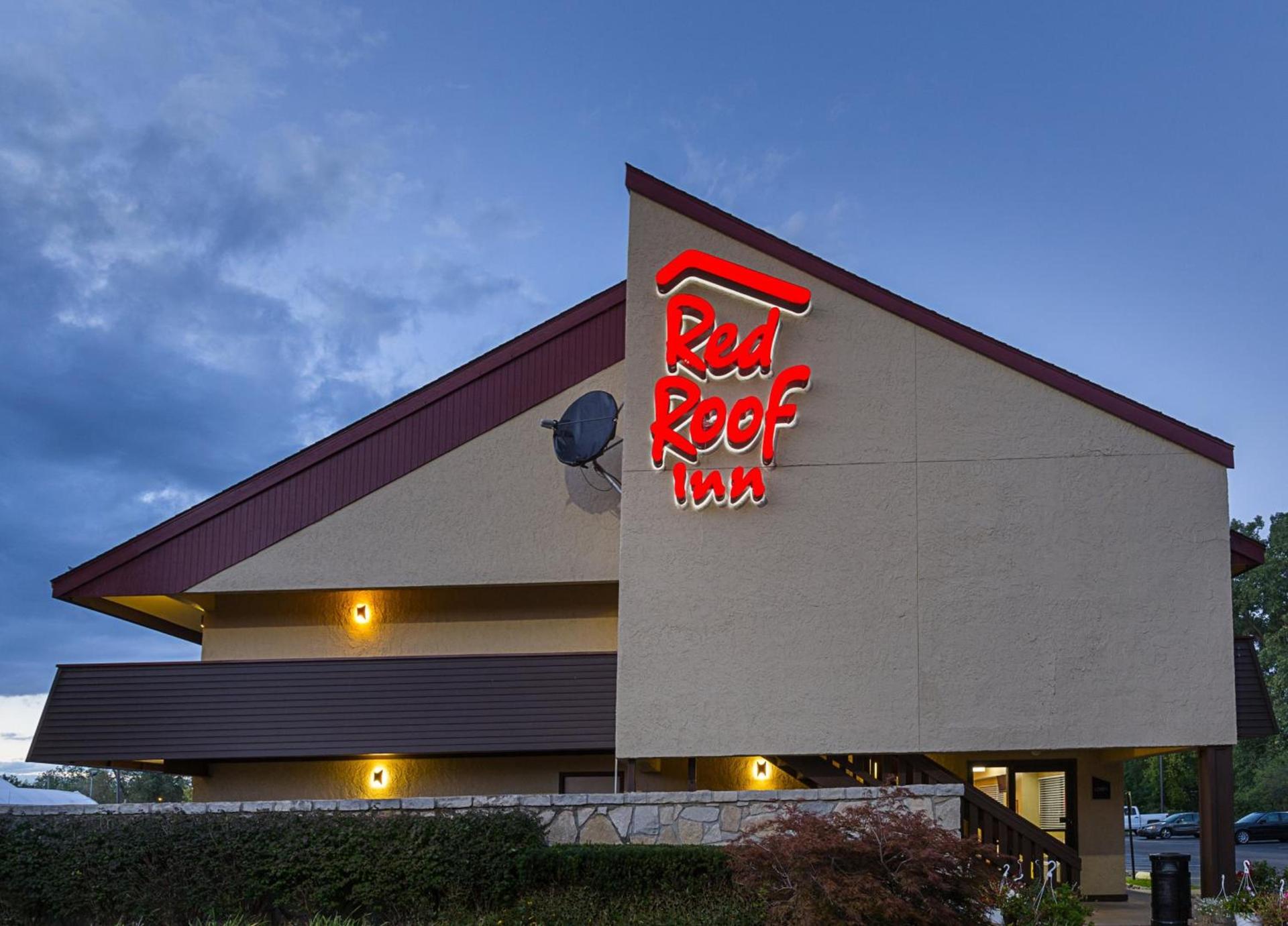 Red Roof Inn Lansing West - MSU photo 6