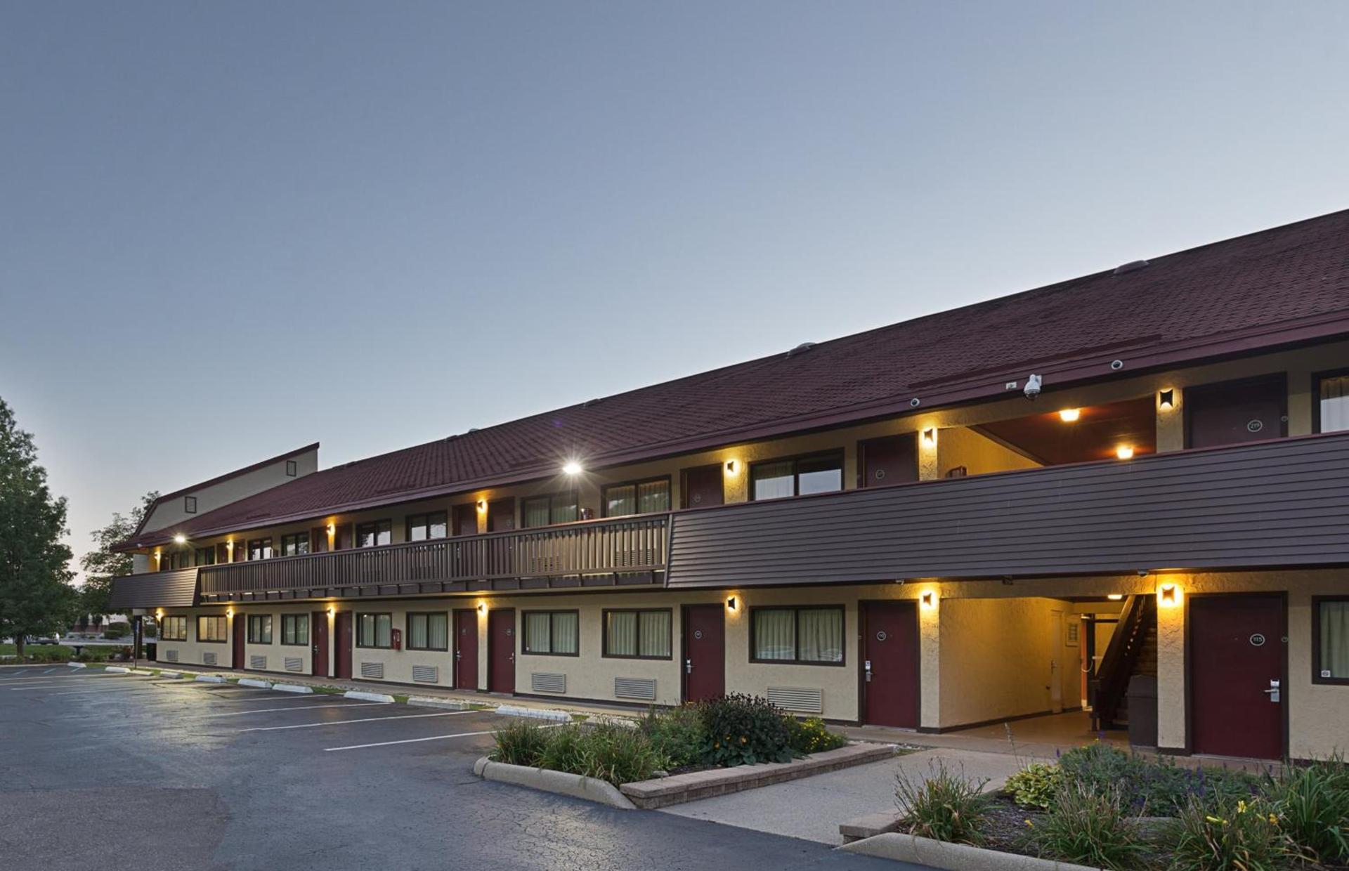 Red Roof Inn Lansing West - MSU photo 7