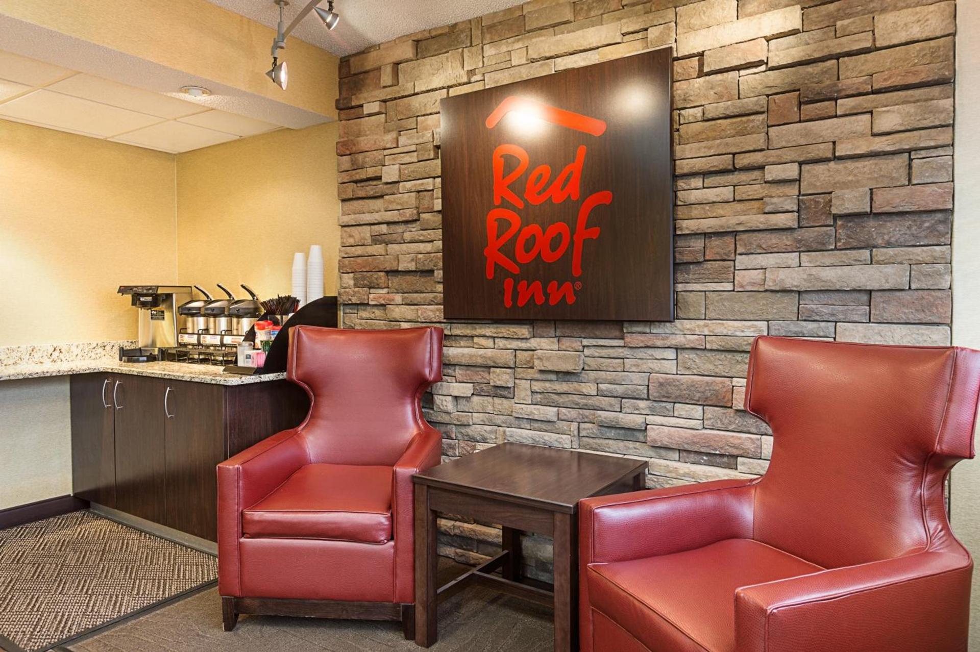 Red Roof Inn Lansing West - MSU photo 10