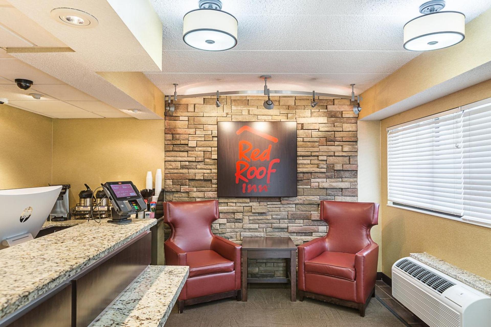 Red Roof Inn Lansing West - MSU photo 9