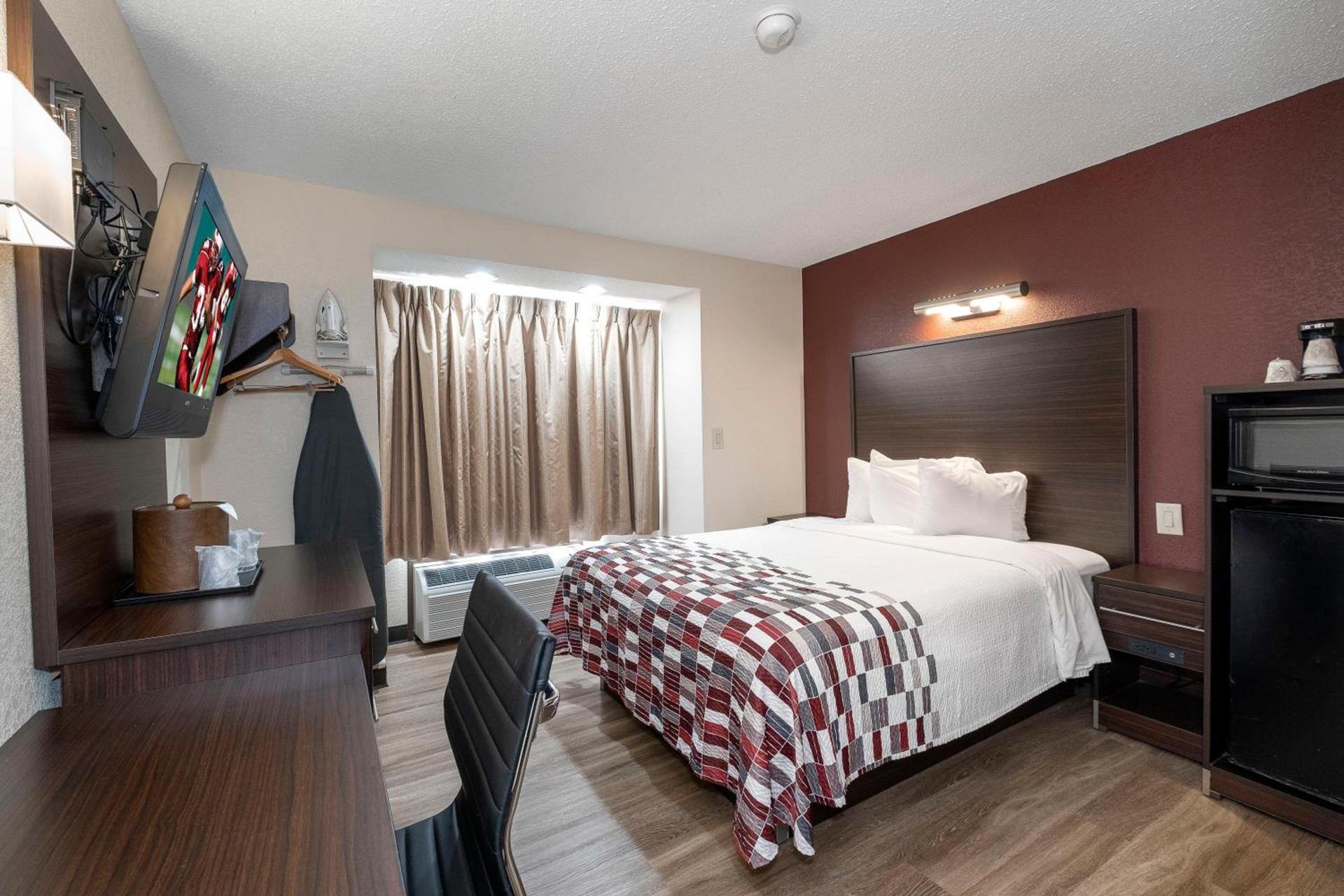 Red Roof Inn Springfield, MO photo 3