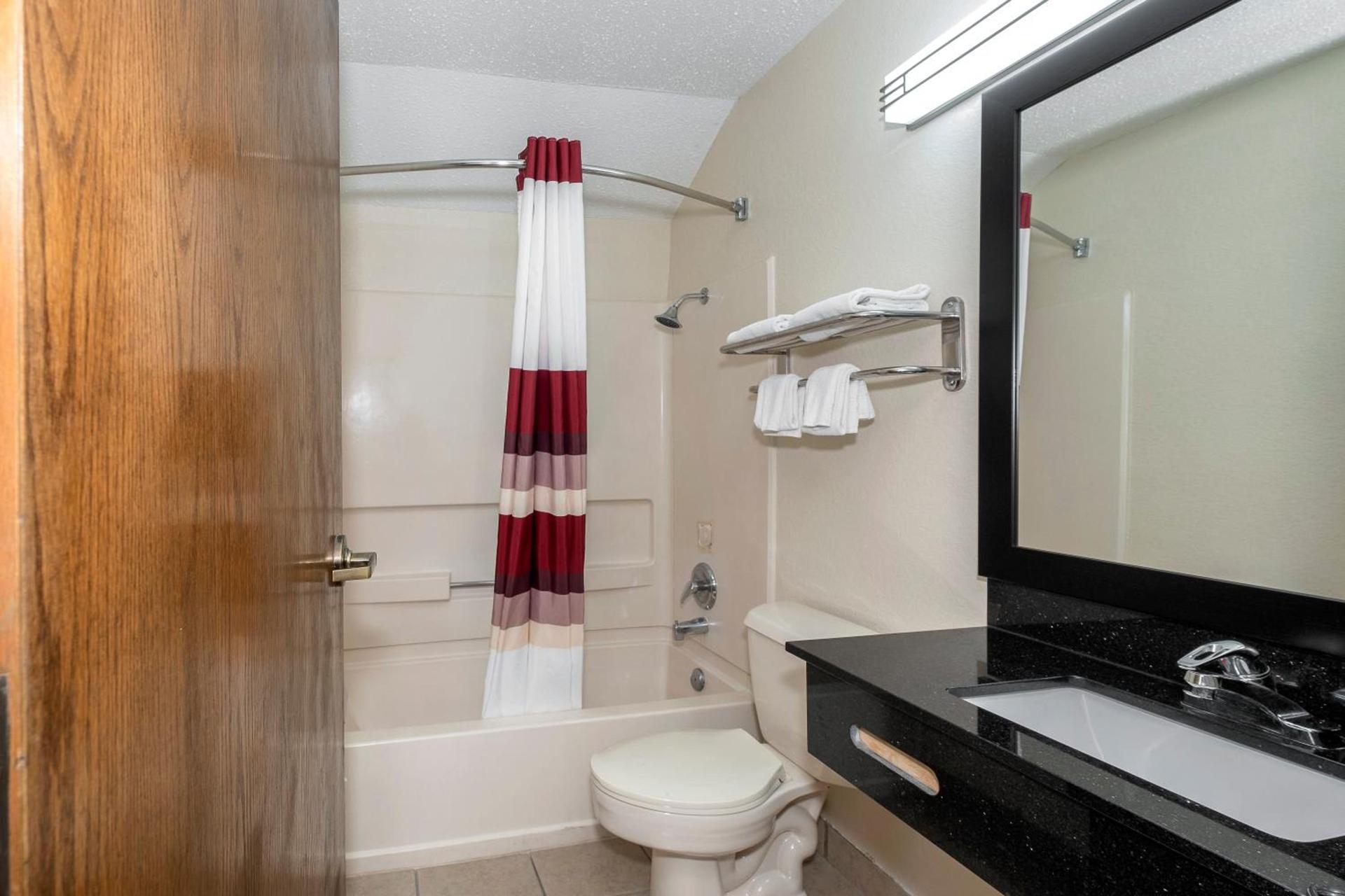 Red Roof Inn Springfield, MO photo 19