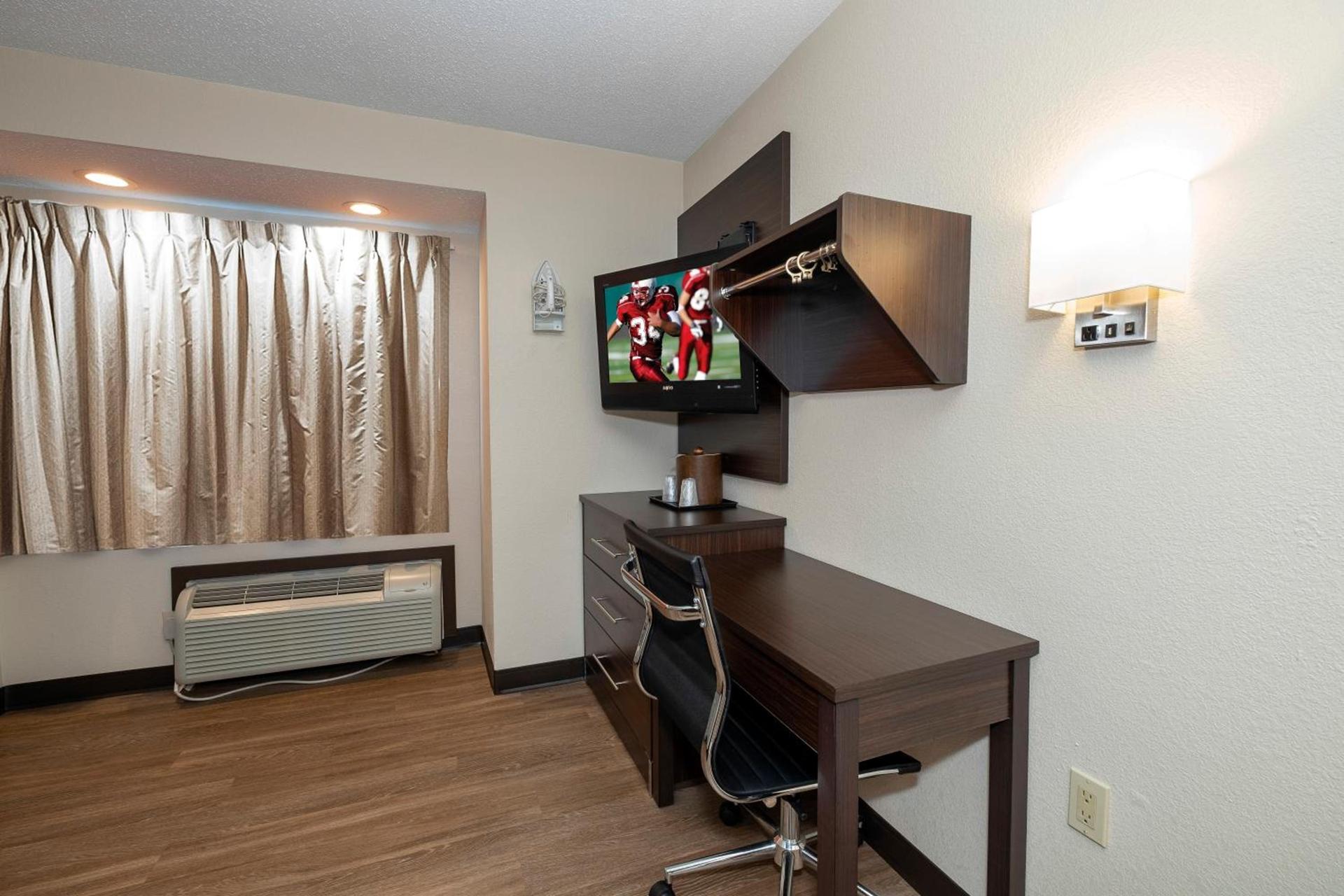 Red Roof Inn Springfield, MO photo 17