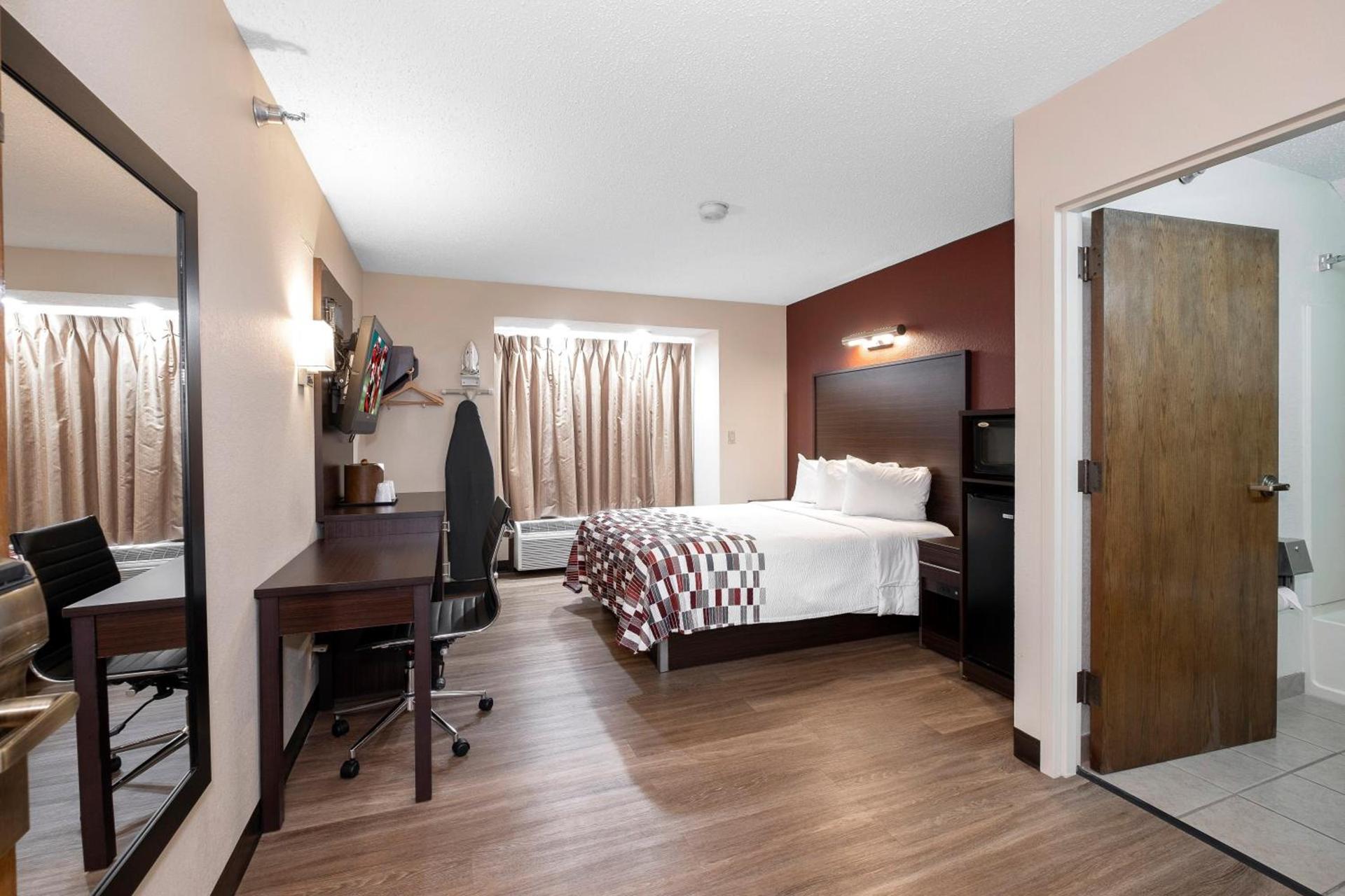 Red Roof Inn Springfield, MO photo 13