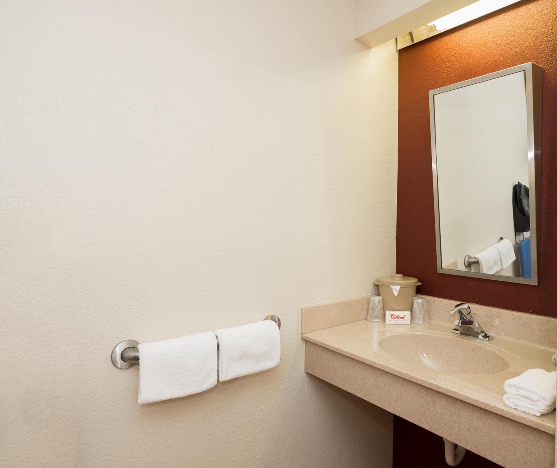 Red Roof Inn PLUS+ Columbus - Dublin photo 34