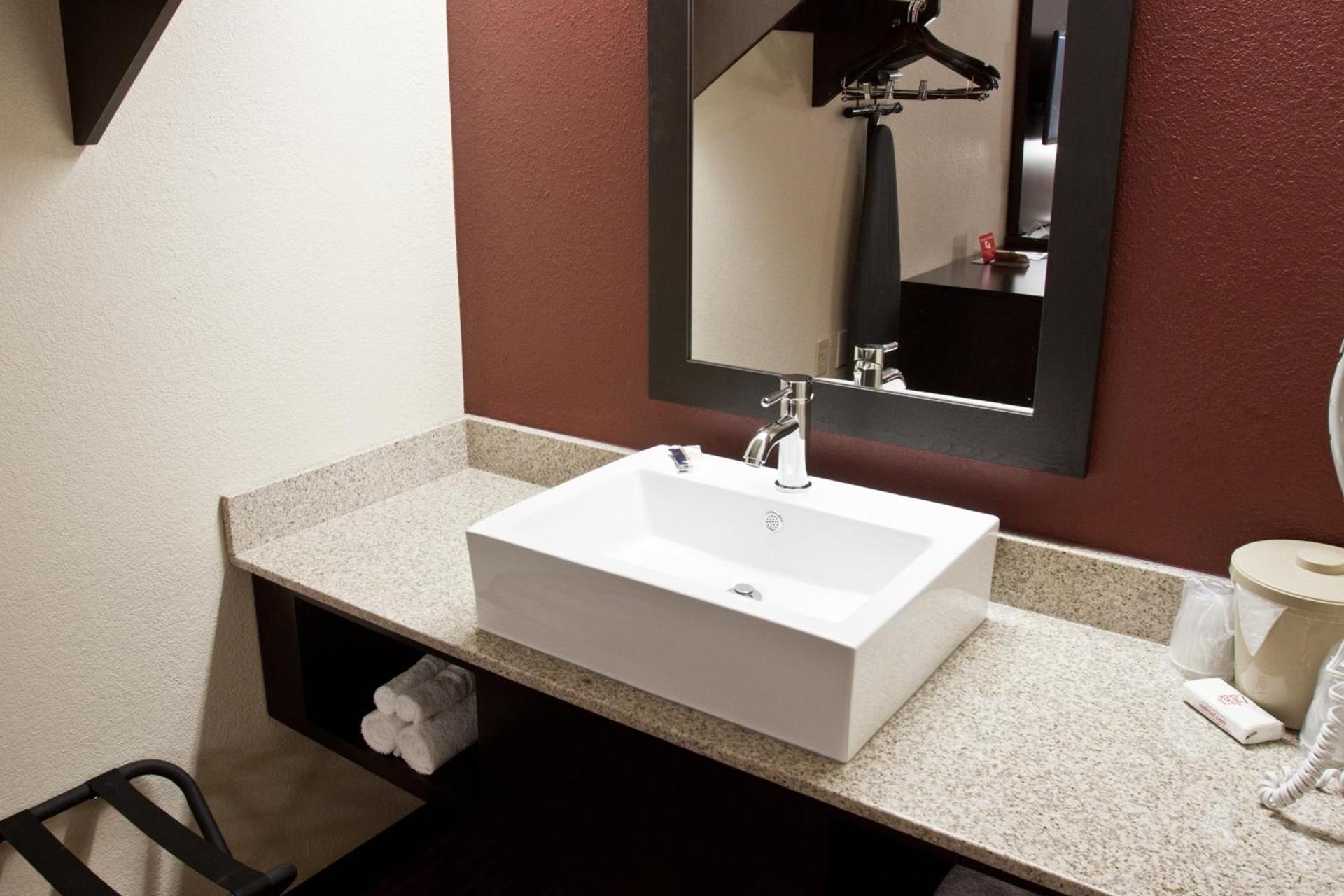Red Roof Inn PLUS+ Columbus - Dublin photo 32