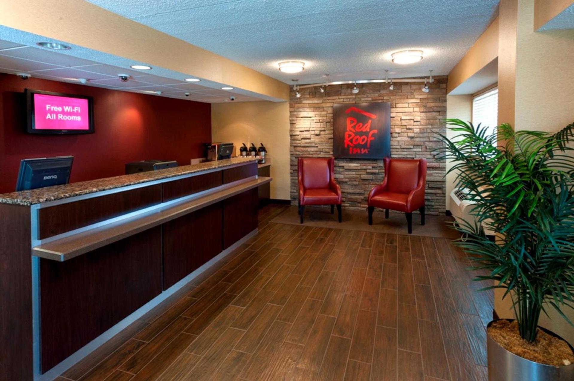 Red Roof Inn Erie – I-90 photo 6